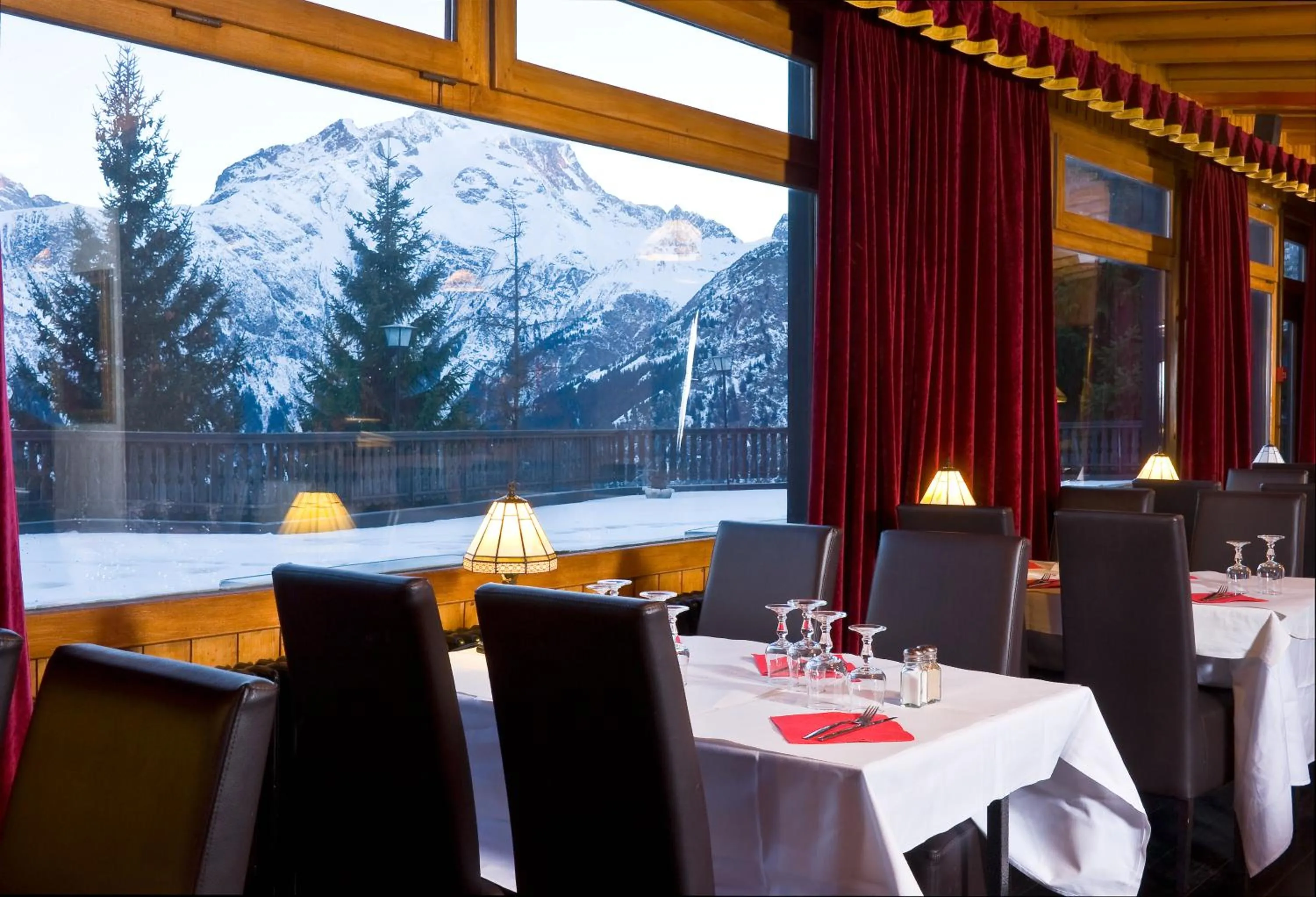 Restaurant/places to eat in Madame Vacances Hôtel et Spa Ibiza