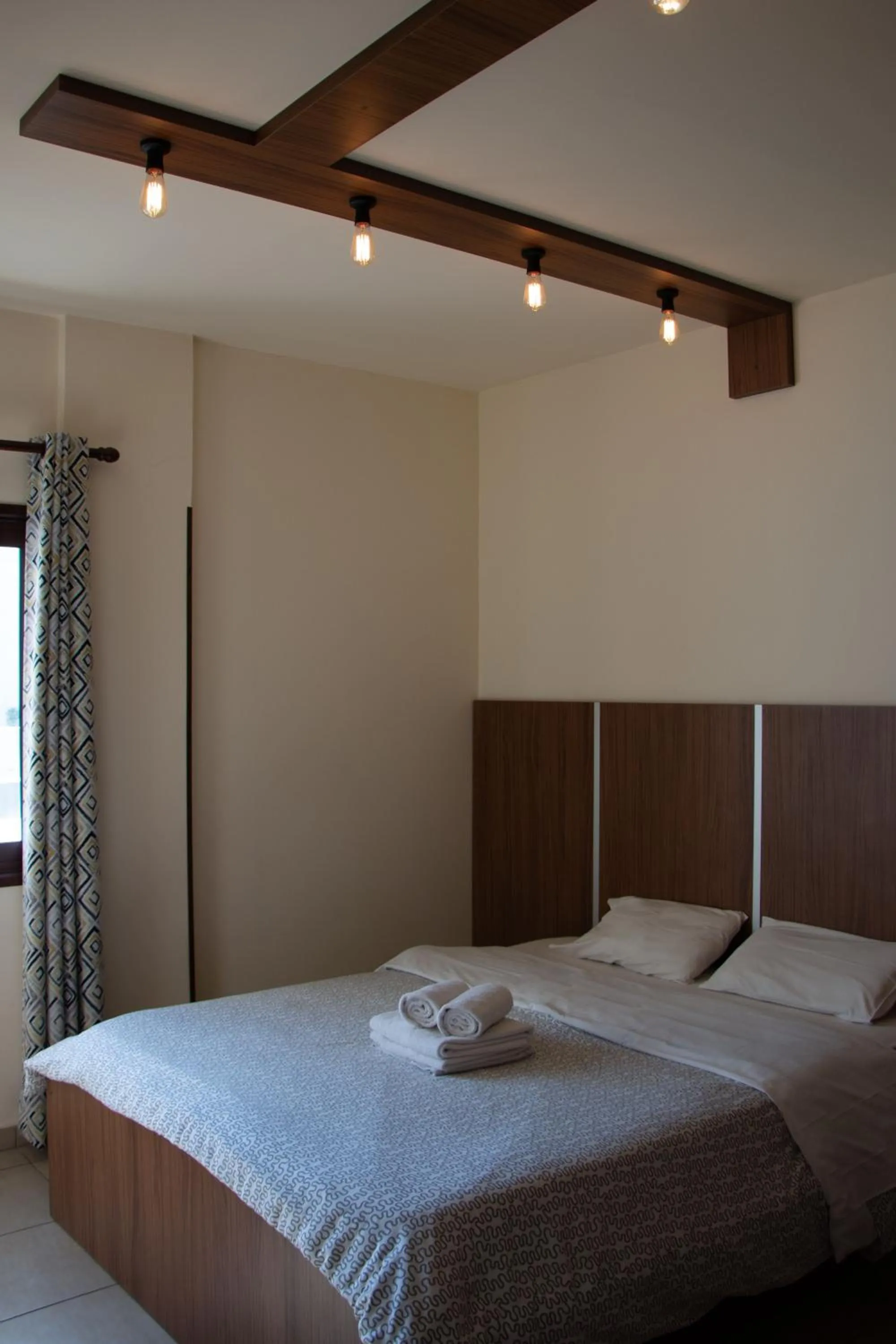 Bedroom, Bed in Lakis Court