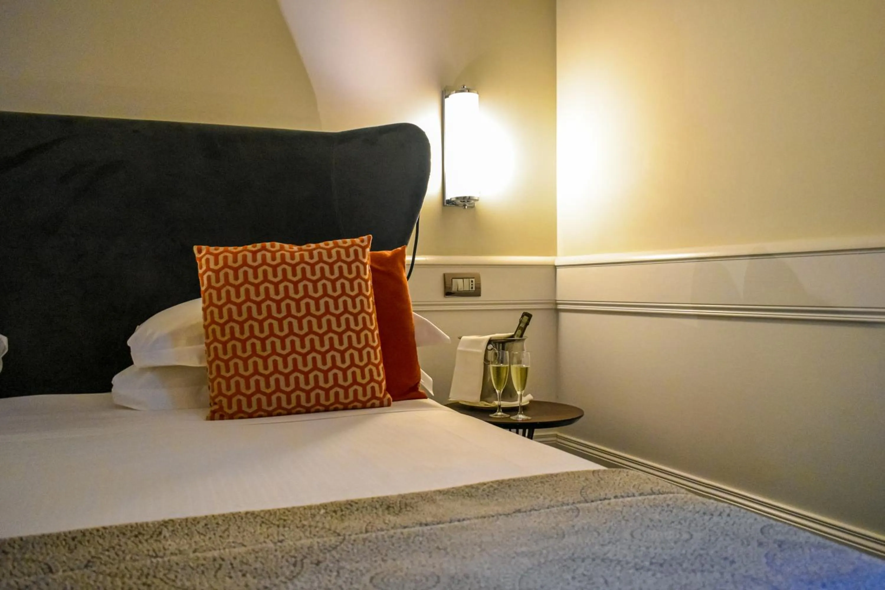 Bed in Palazzo Navona Hotel