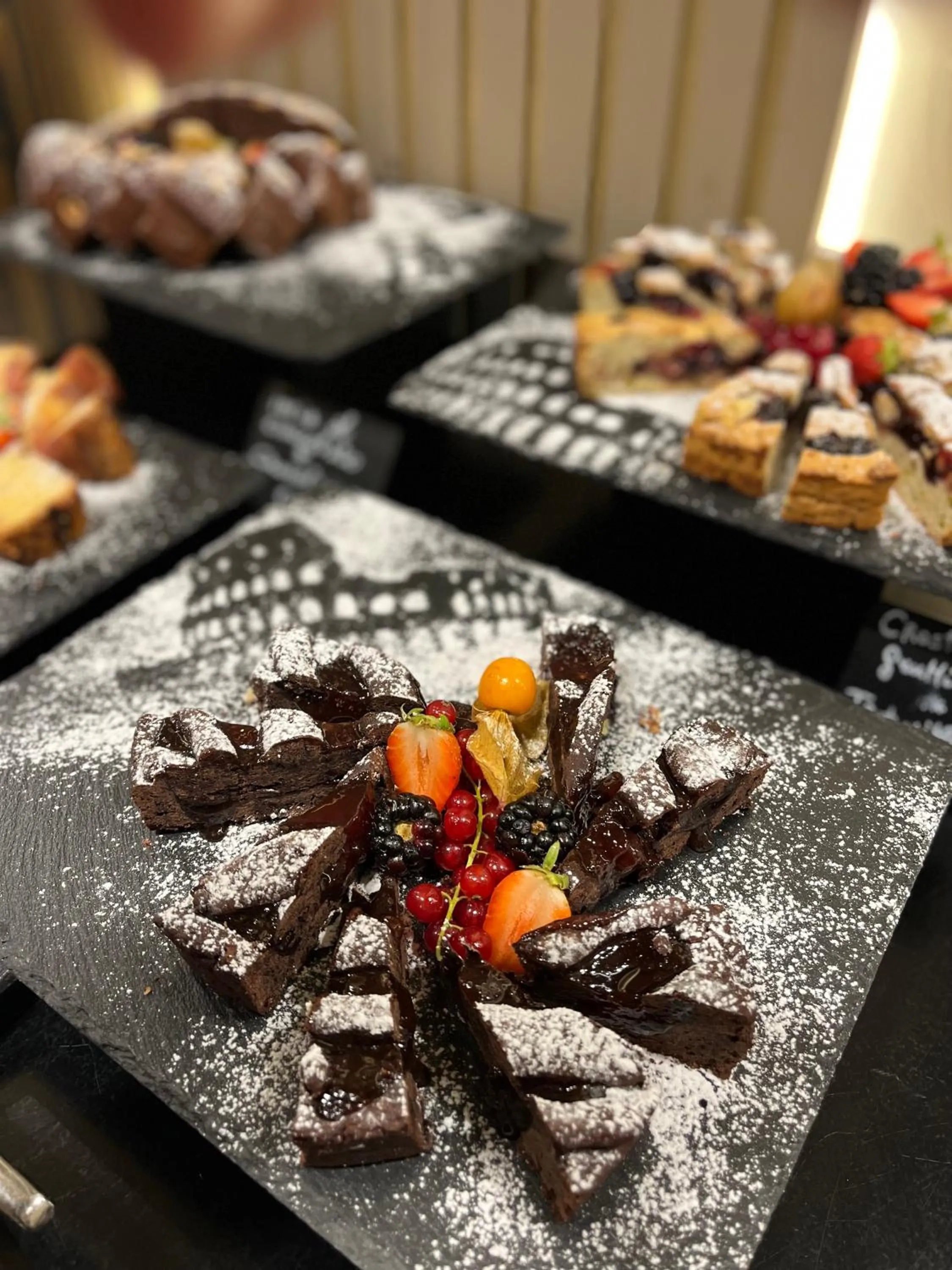 Restaurant/places to eat in Palazzo Navona Hotel