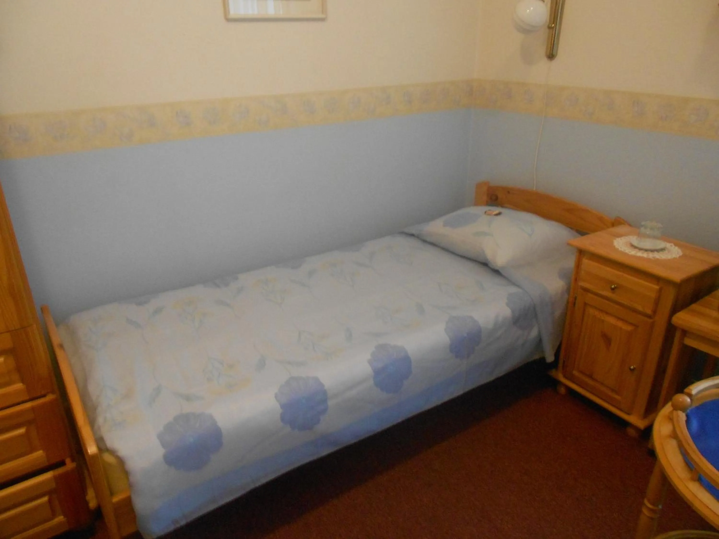 Twin Room - Upper Floor in Poska Villa Guesthouse