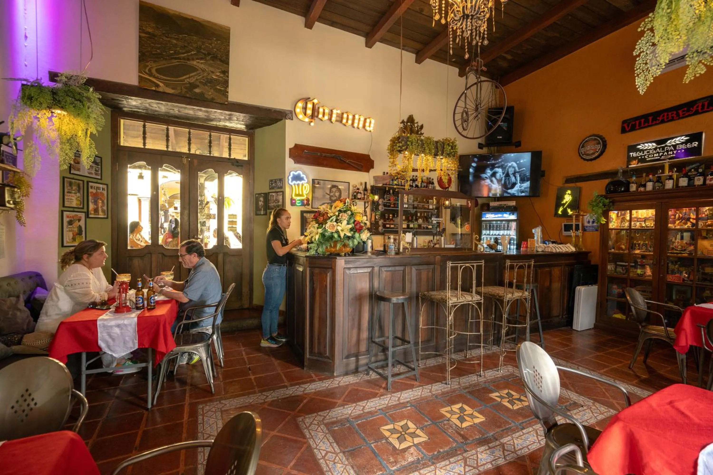 Restaurant/places to eat in Hotel Caxa Real