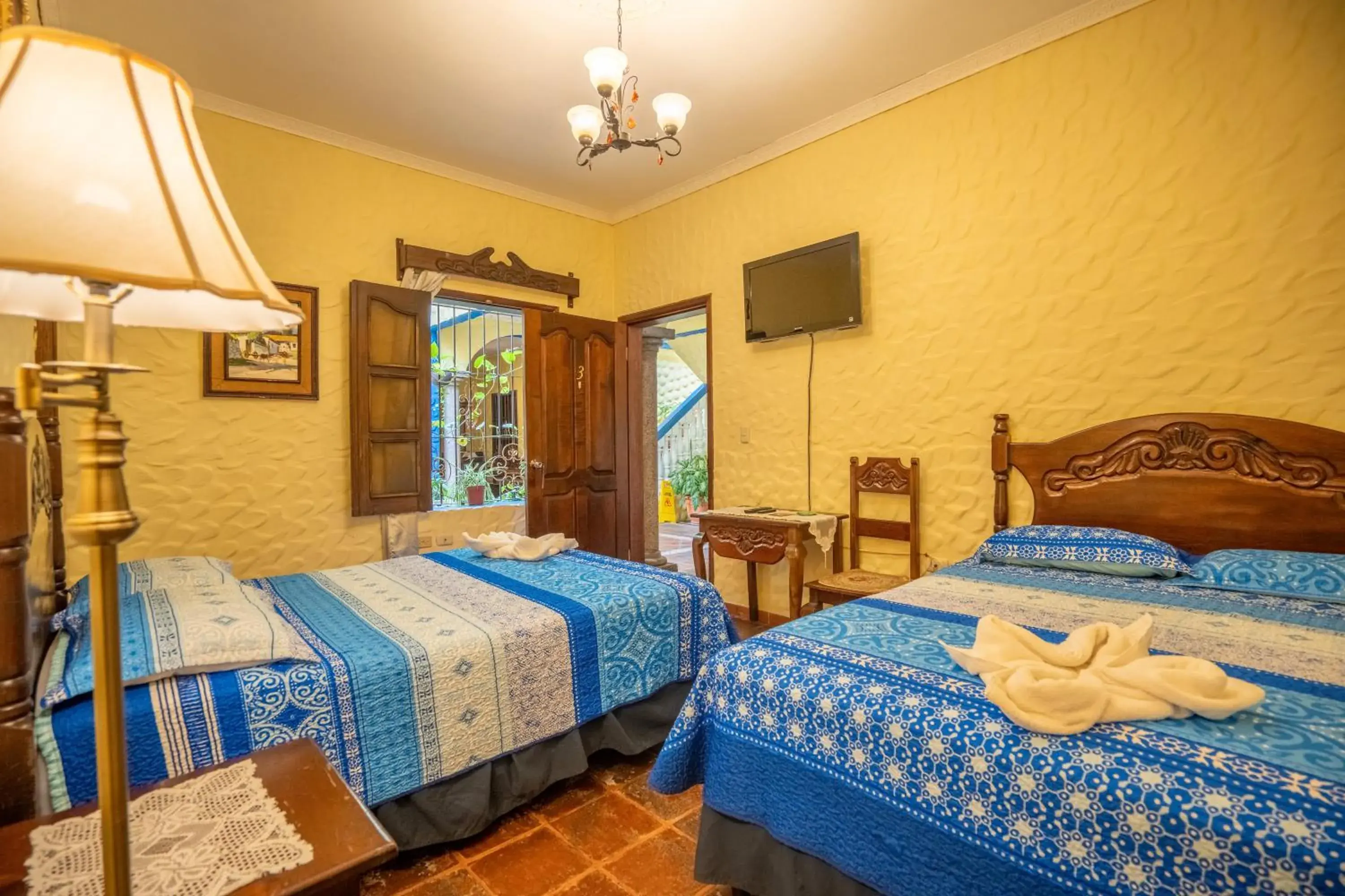 Queen Suite - single occupancy in Hotel Caxa Real Queen Suite - single occupancy in Hotel Caxa Real