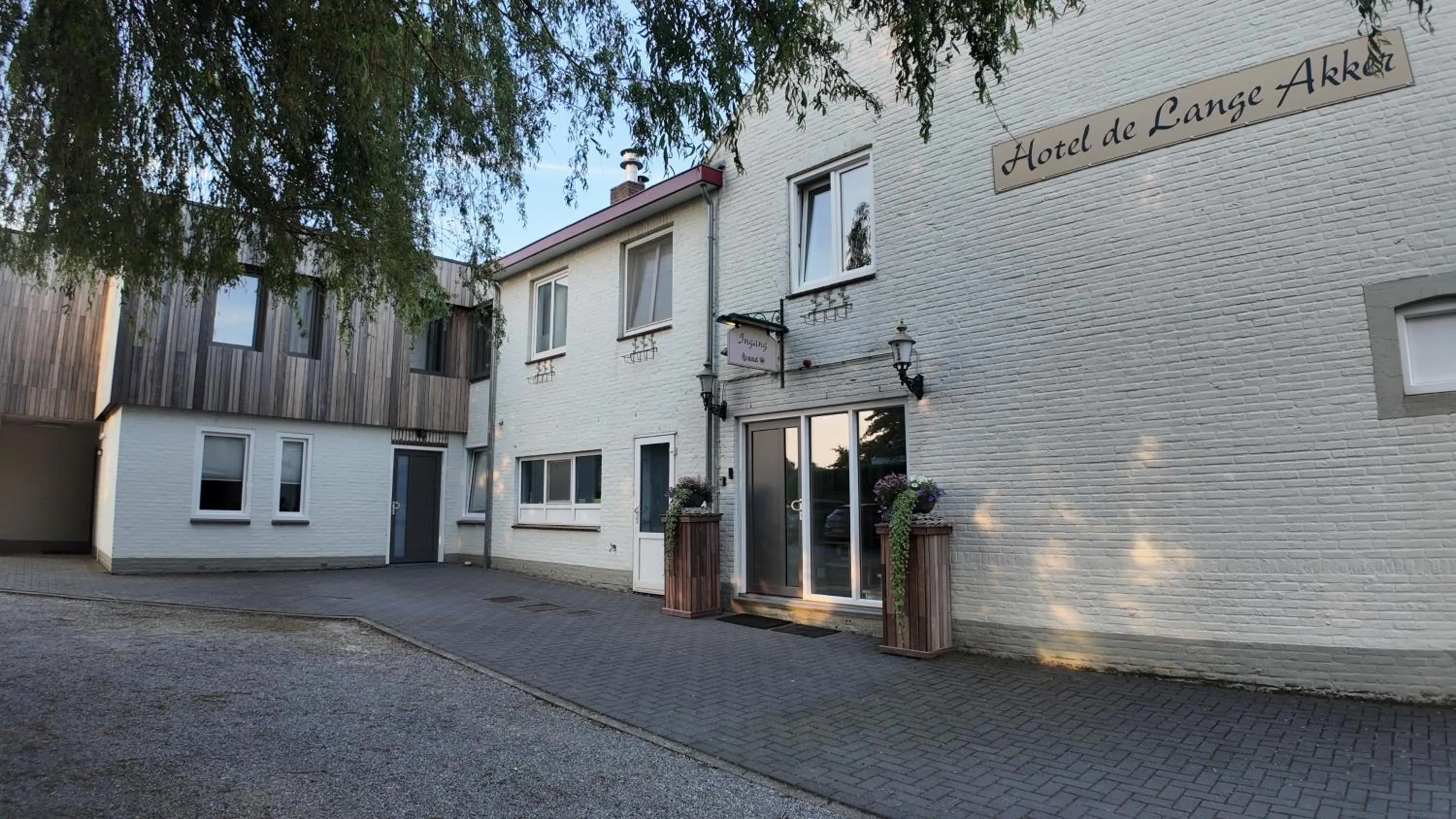 Property building in Hotel De Lange Akker