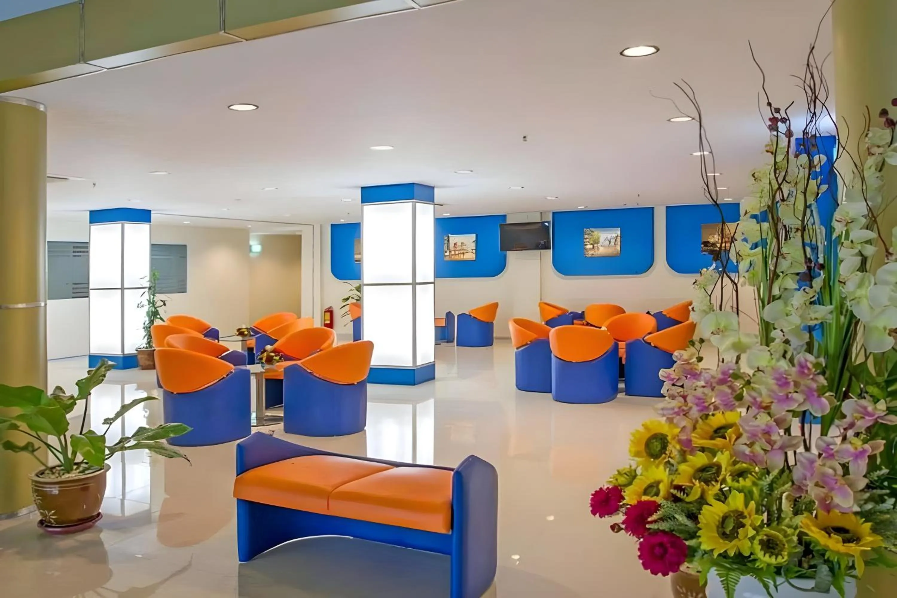 Lobby or reception in D'MERLION HOTEL