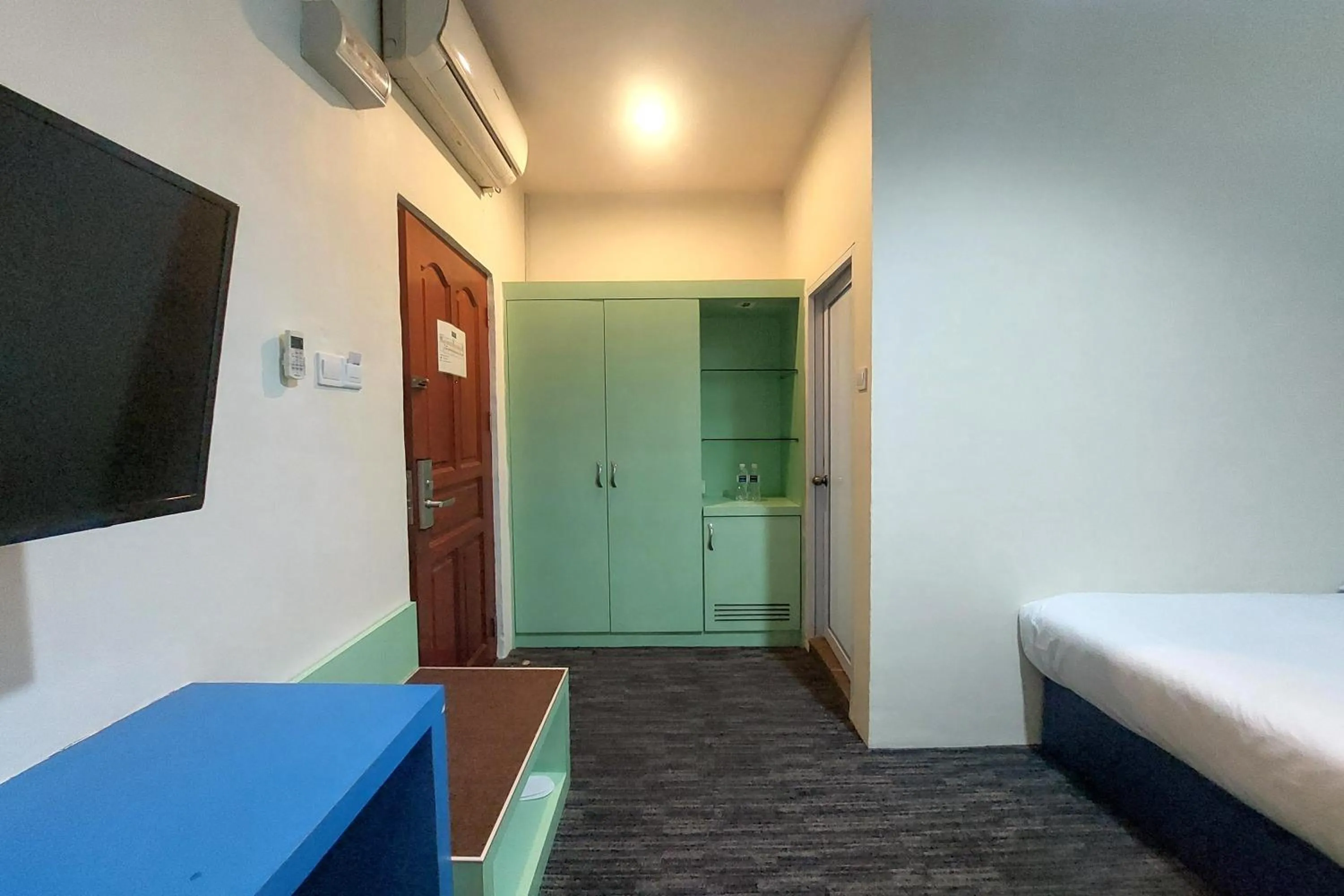 Photo of the whole room in D'MERLION HOTEL