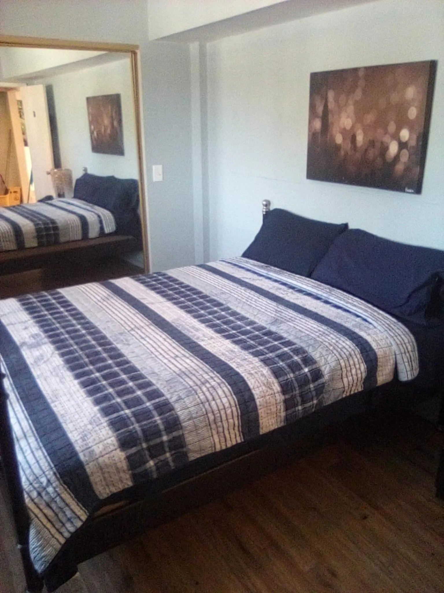 Double Room with Shared Bathroom in Robertson's Place Like Home