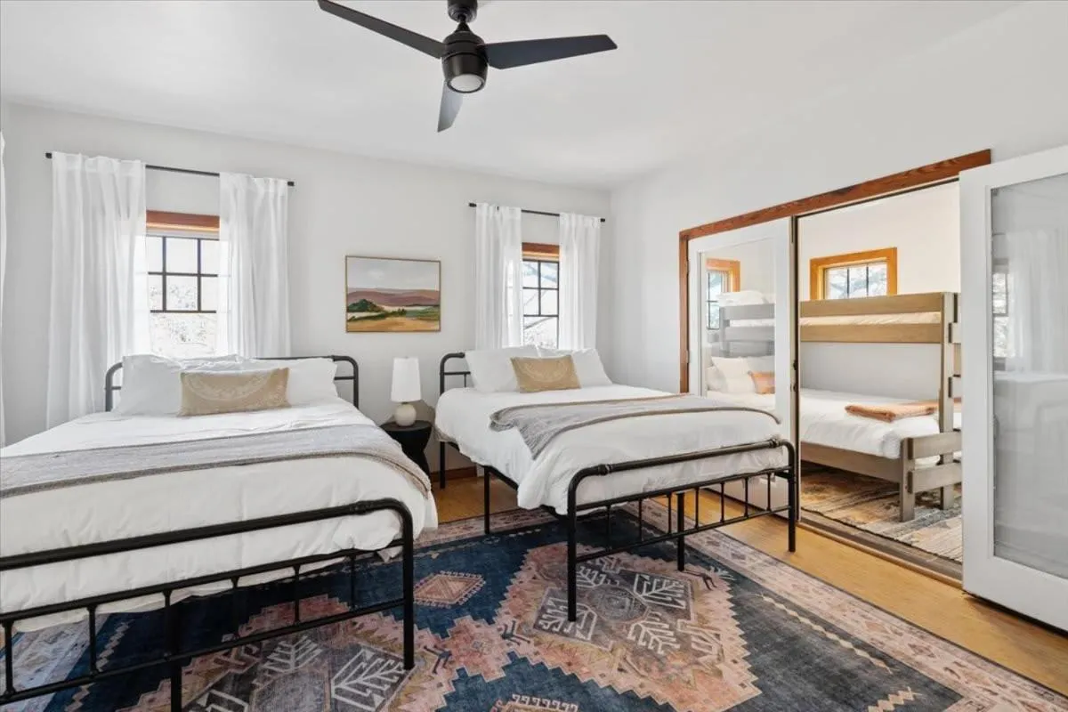 Bed in Urban Cowboy Villas - Heart of 704