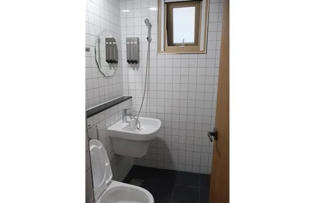 38th Street Guesthouse