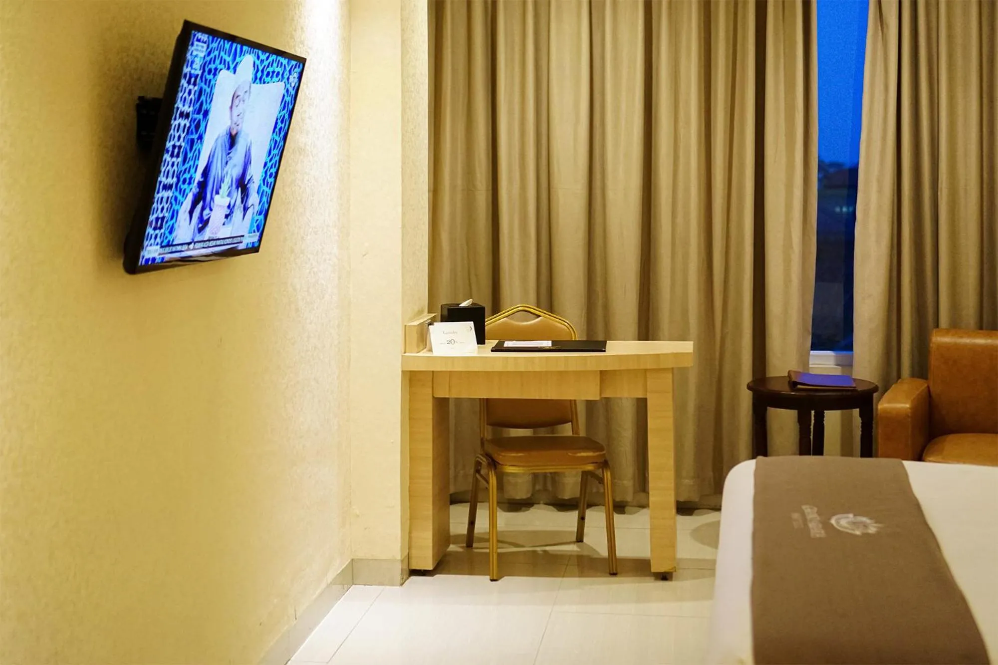 Bed in Portola Grand Arabia Hotel