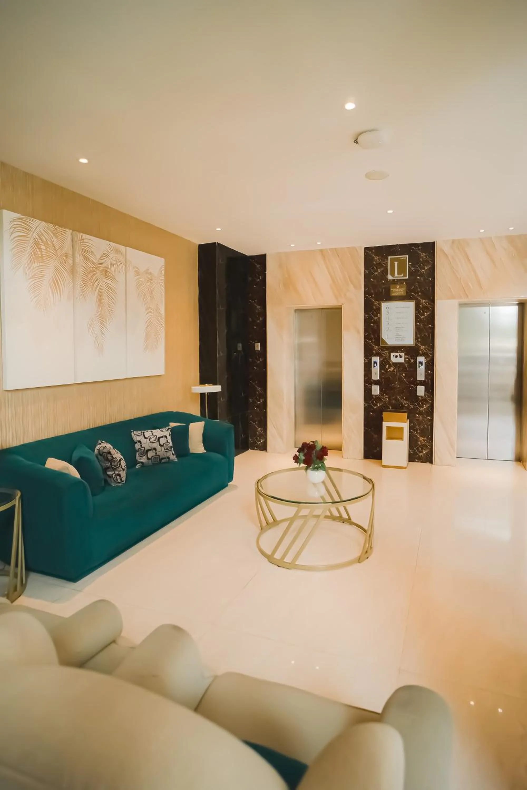 Seating area in Portola Grand Arabia Hotel