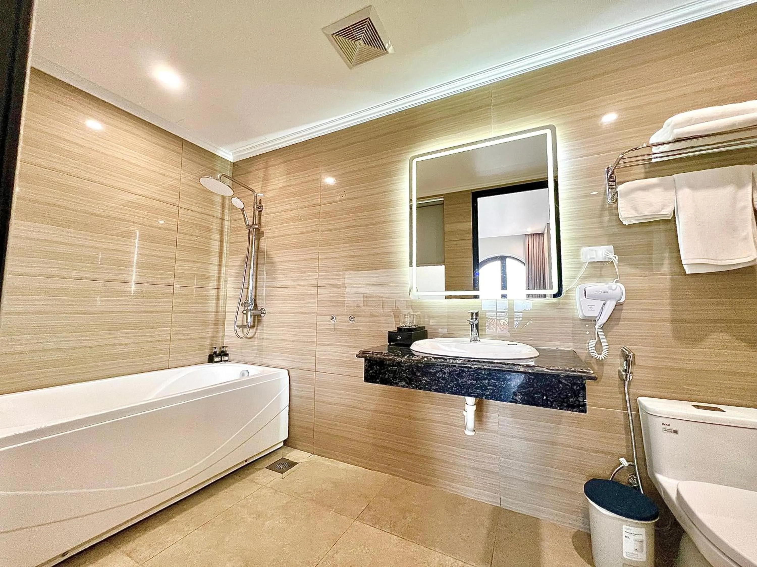 Grand Dragon Noi Bai Hotel