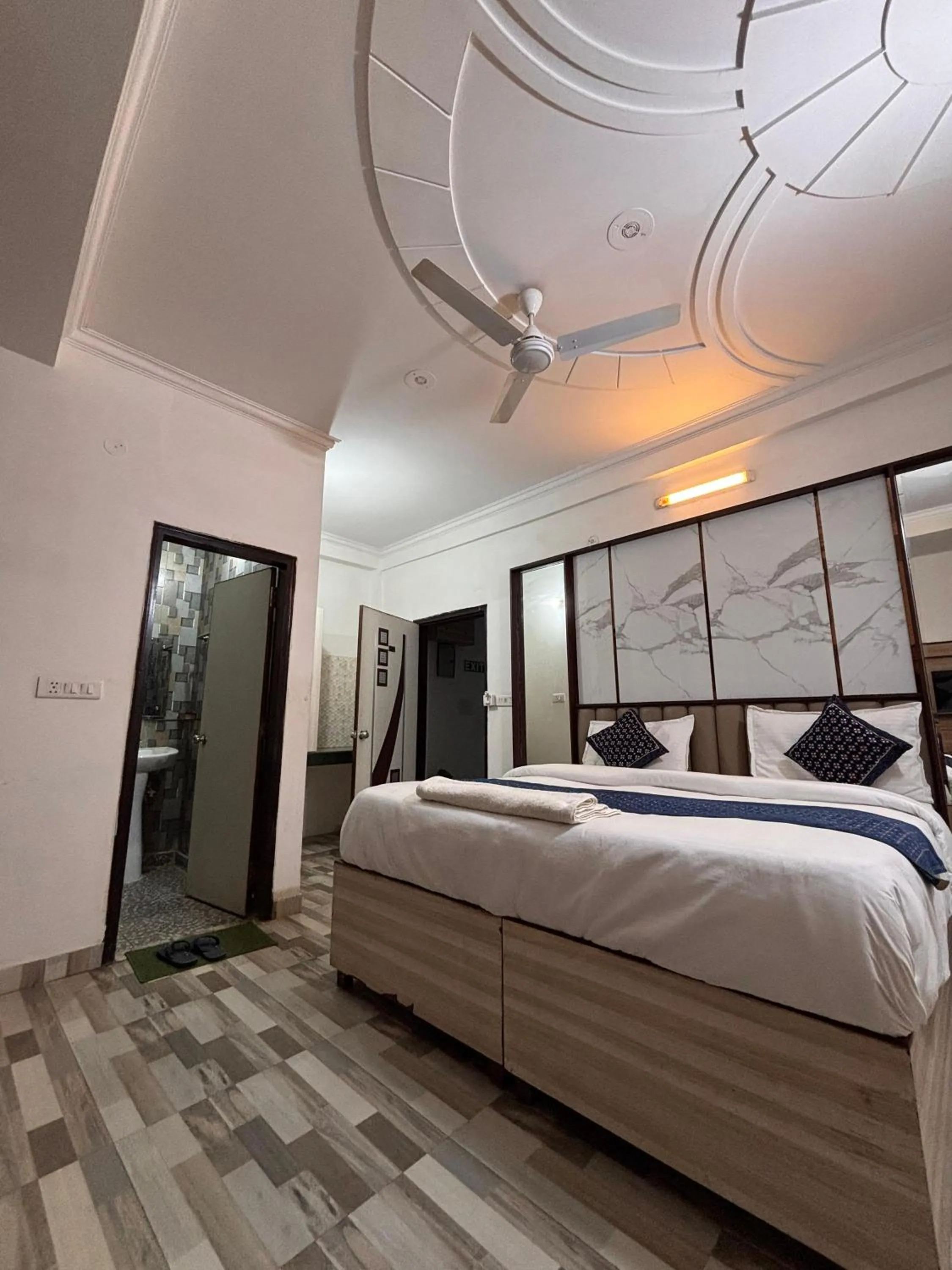 Family Double Room - single occupancy in CLINK AIRPORT STAY -New Delhi