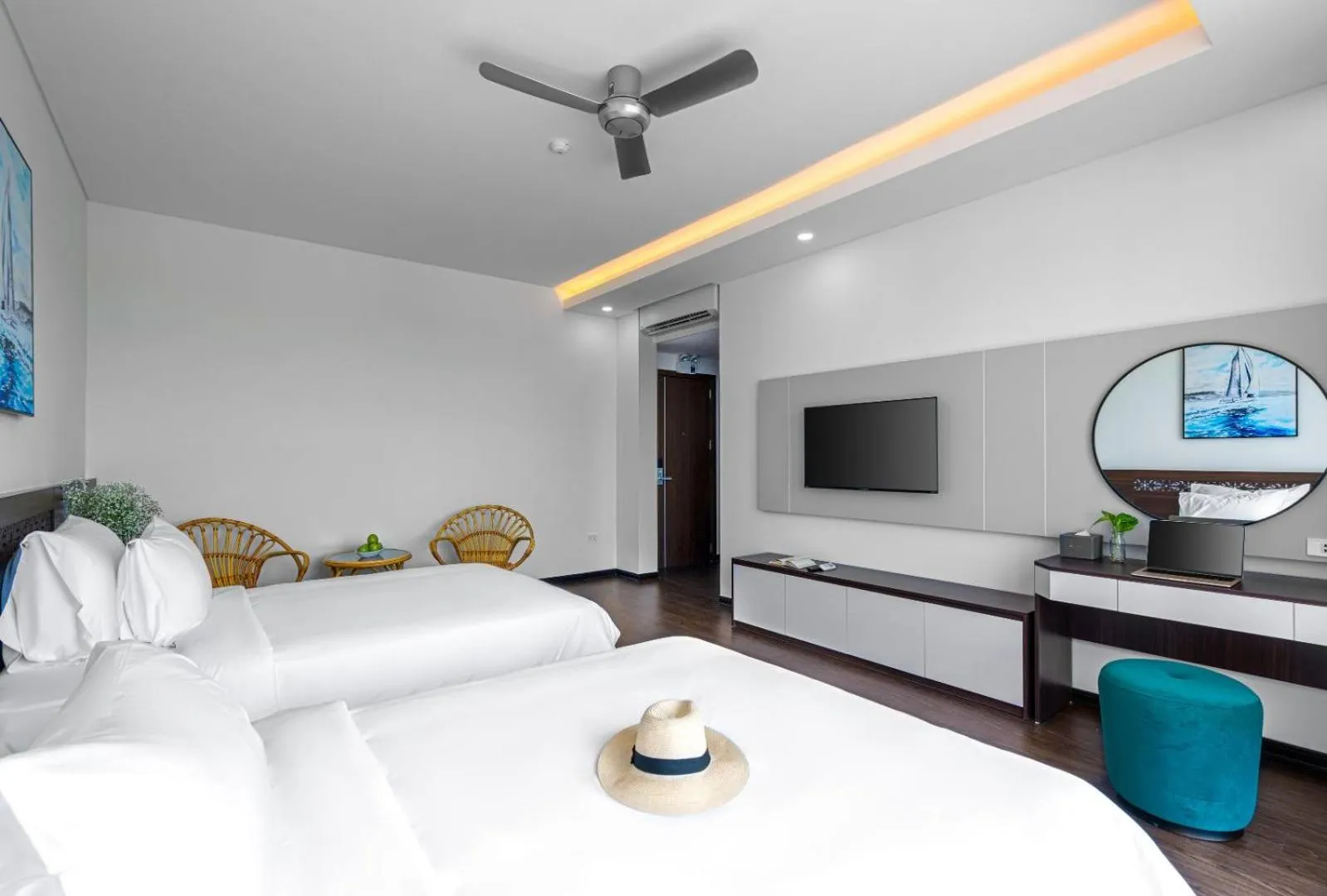TV and multimedia, Bed in Hoang Yen Boutique Hotel