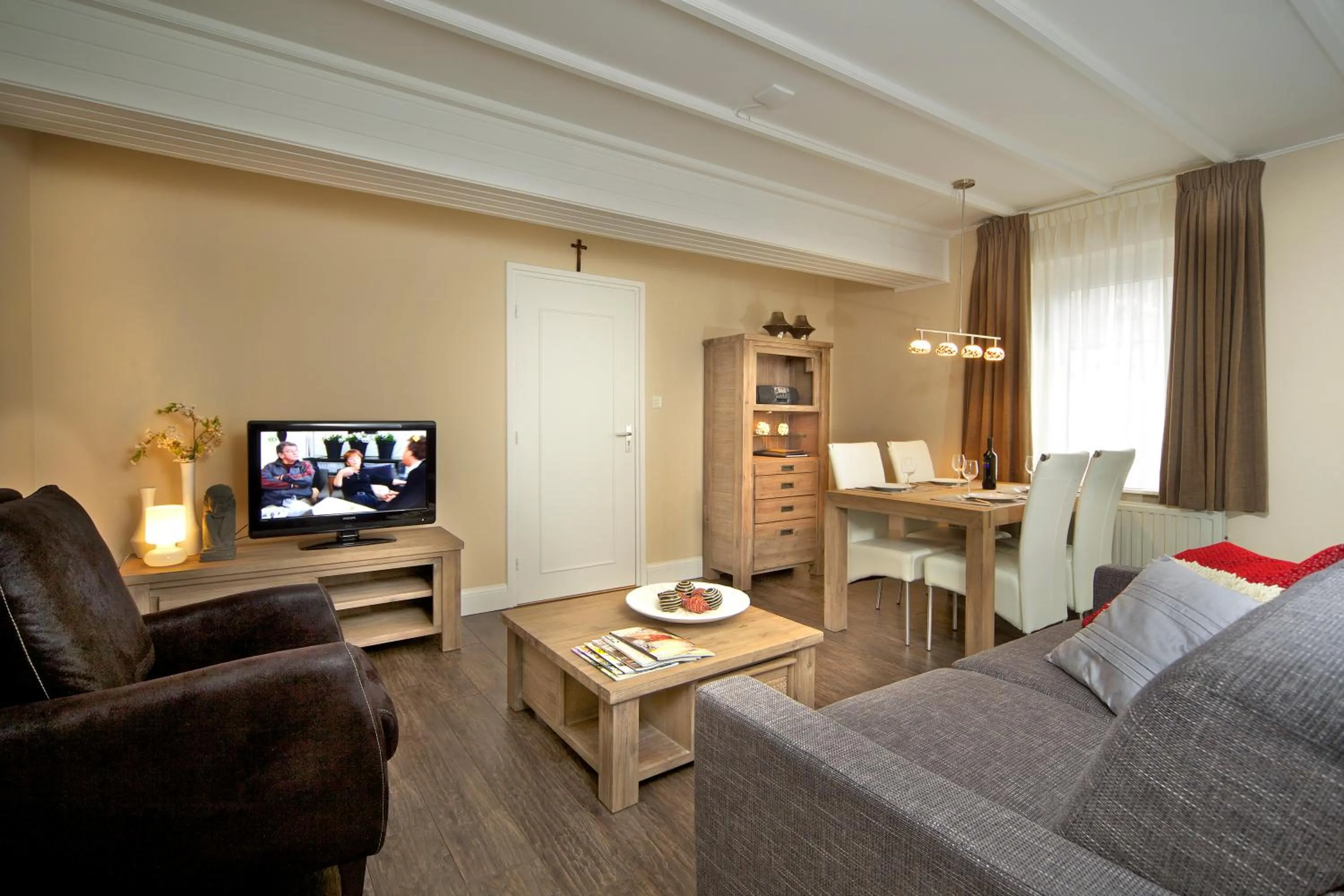 TV and multimedia in Aparthotel Ons Epen