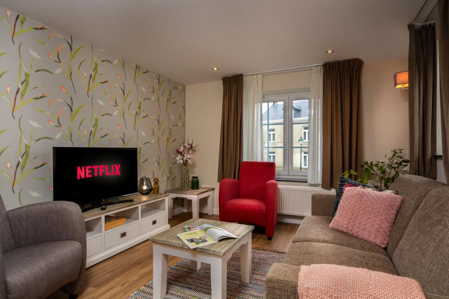 TV and multimedia in Aparthotel Ons Epen