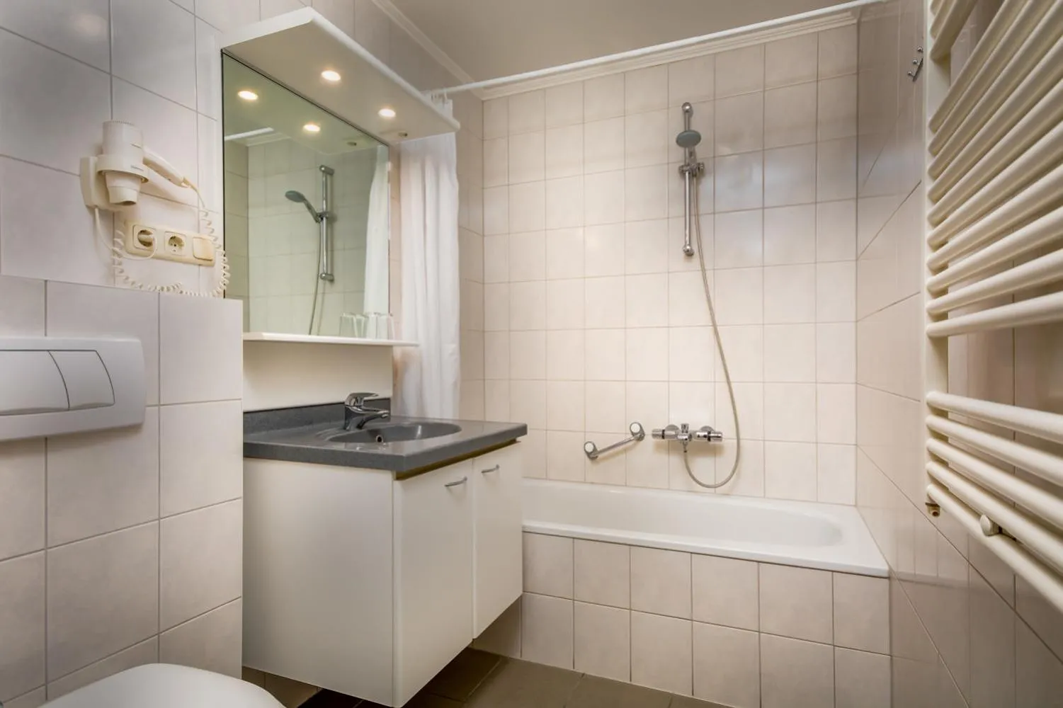 Bathroom in Aparthotel Ons Epen