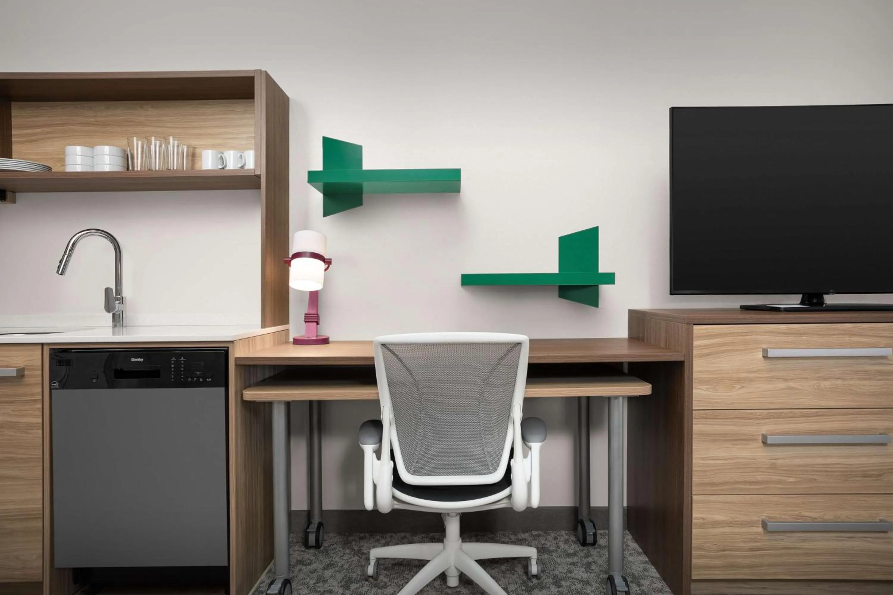 TV and multimedia in Home2 Suites By Hilton Lubbock University