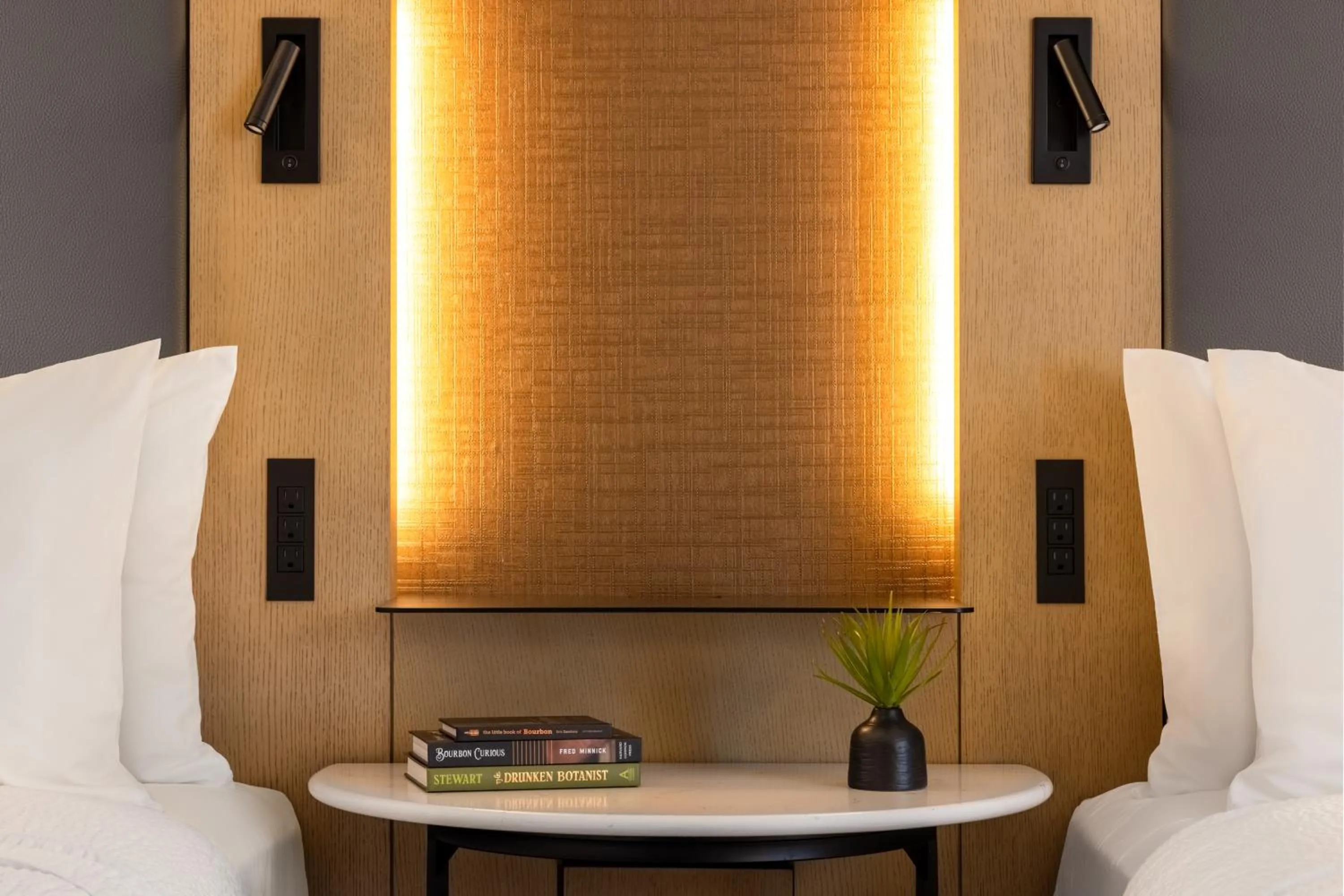 Bedroom in Tempo By Hilton Louisville Downtown Nulu