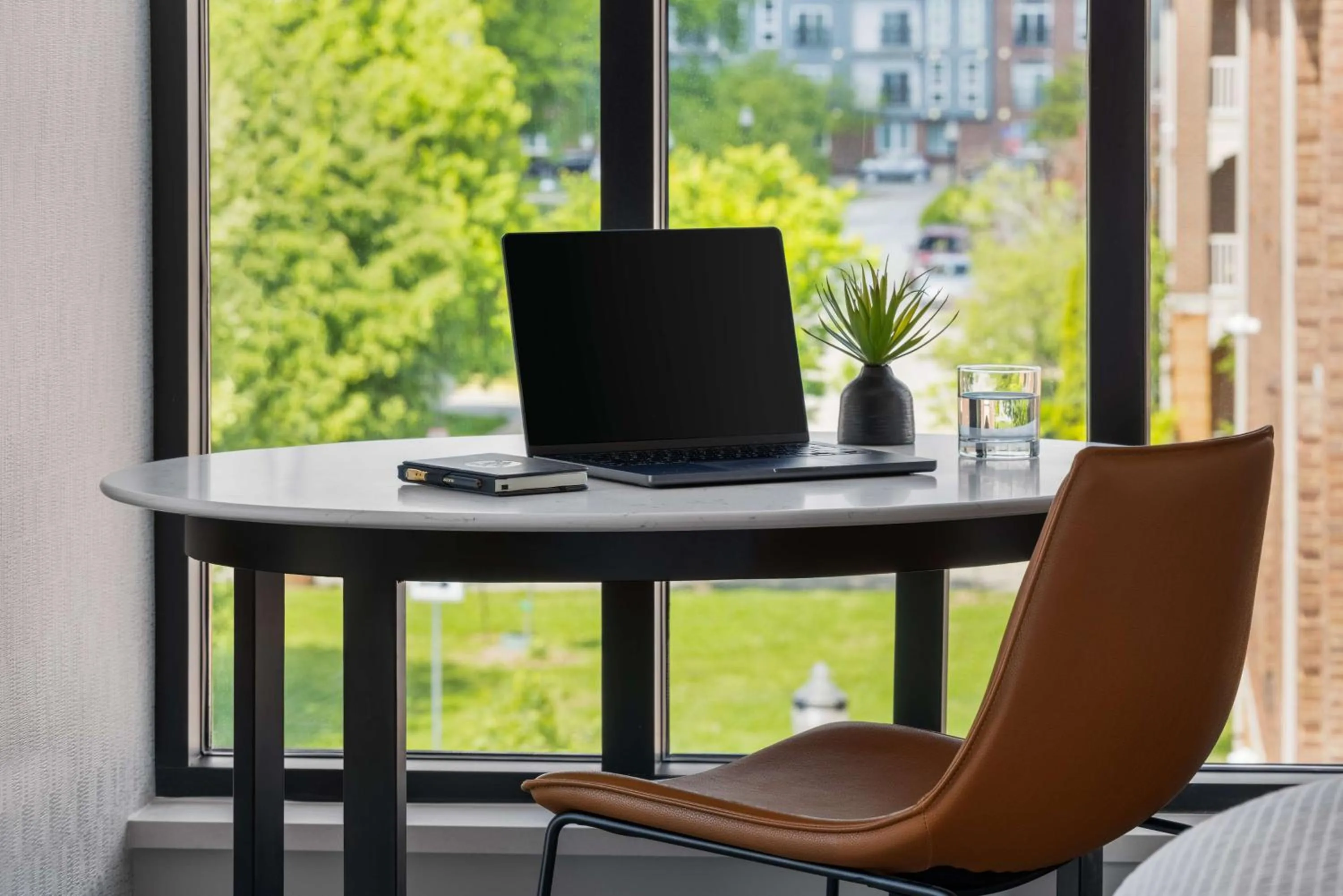 Bedroom in Tempo By Hilton Louisville Downtown Nulu