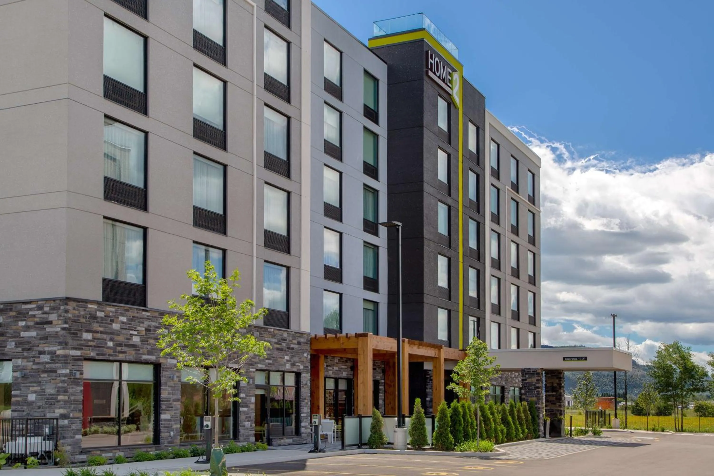 Property building in Home2 Suites By Hilton Thunder Bay