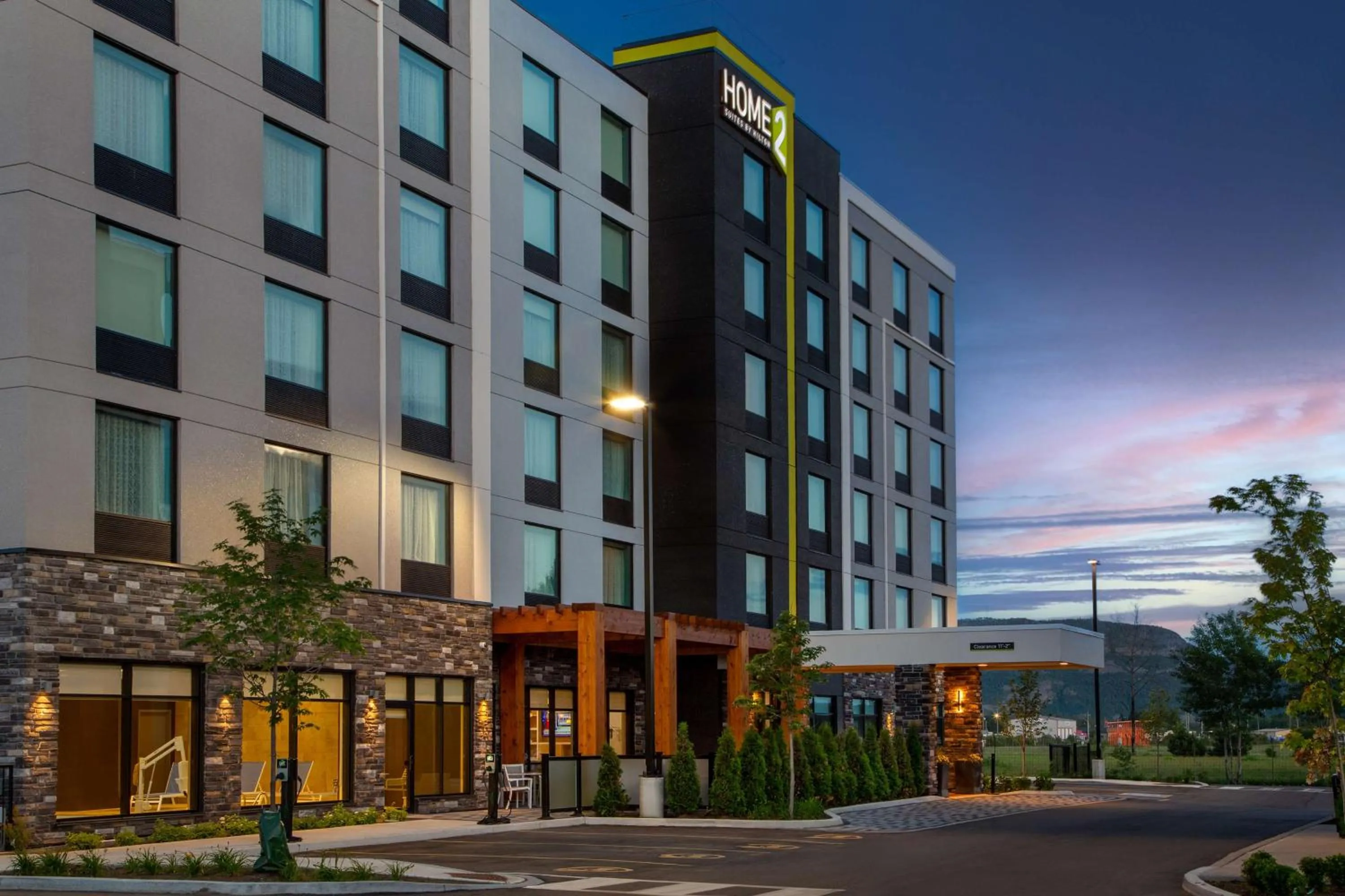 Property building in Home2 Suites By Hilton Thunder Bay