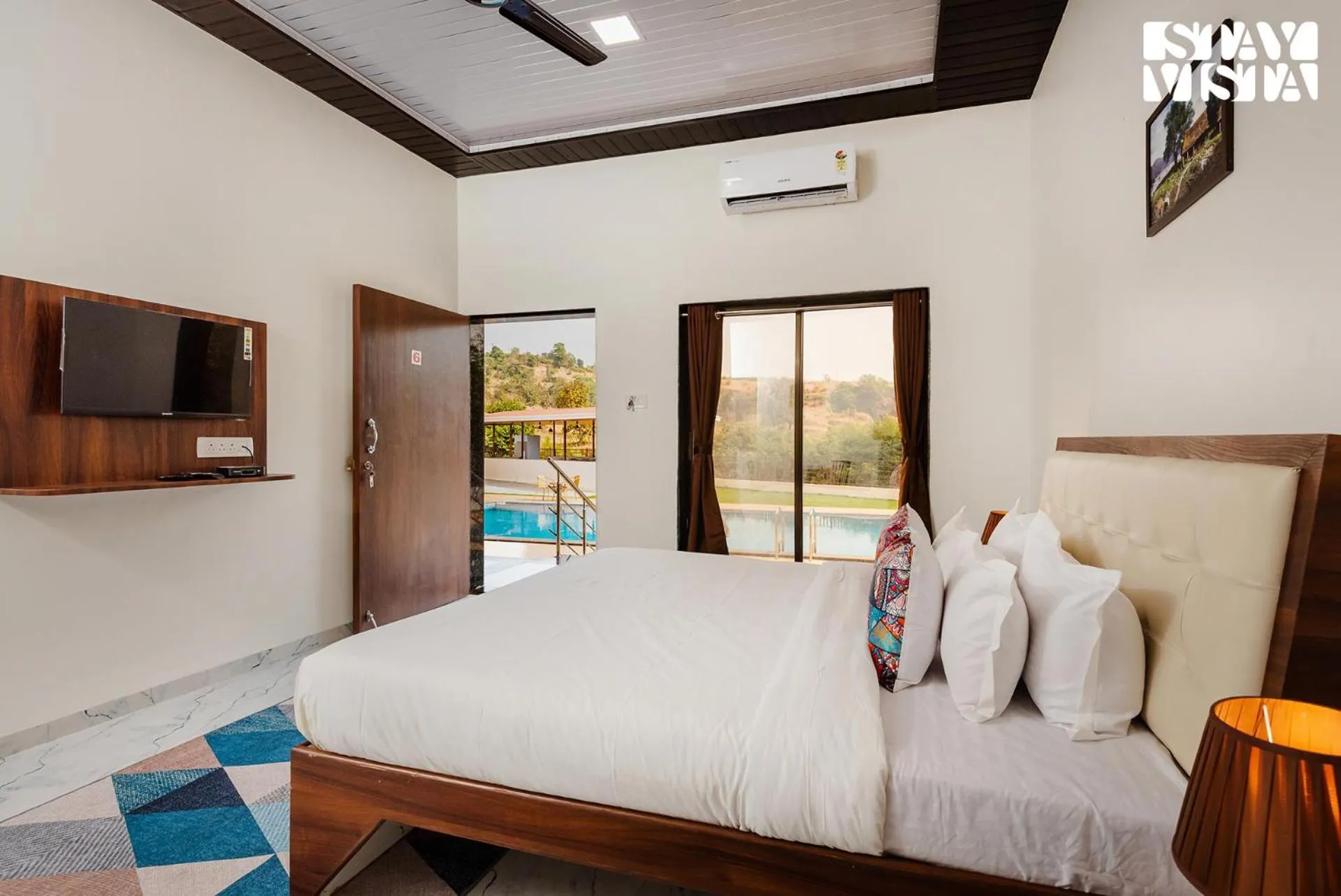 Bedroom, Bed in Mango Splash by VEO - Part of StayVista