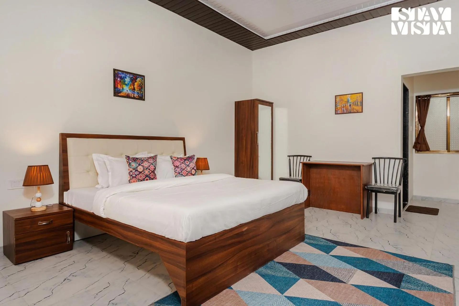 Bedroom, Bed in Mango Splash by VEO - Part of StayVista