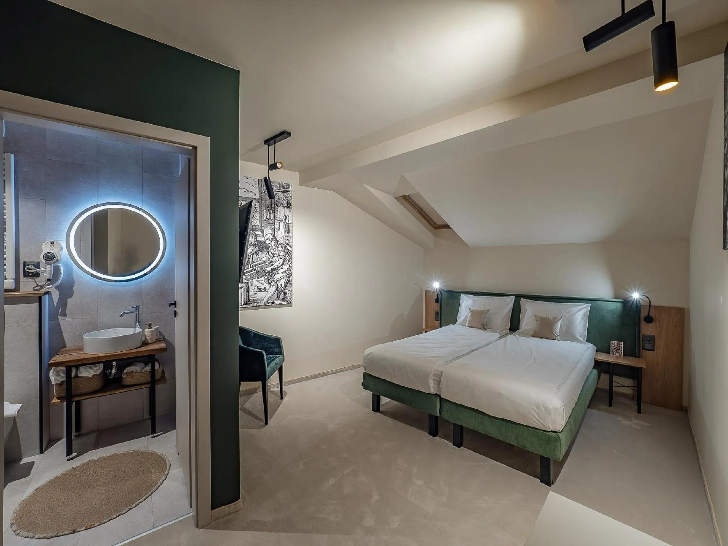 Shower, Bed in Craft Inn - Boutique Hotel