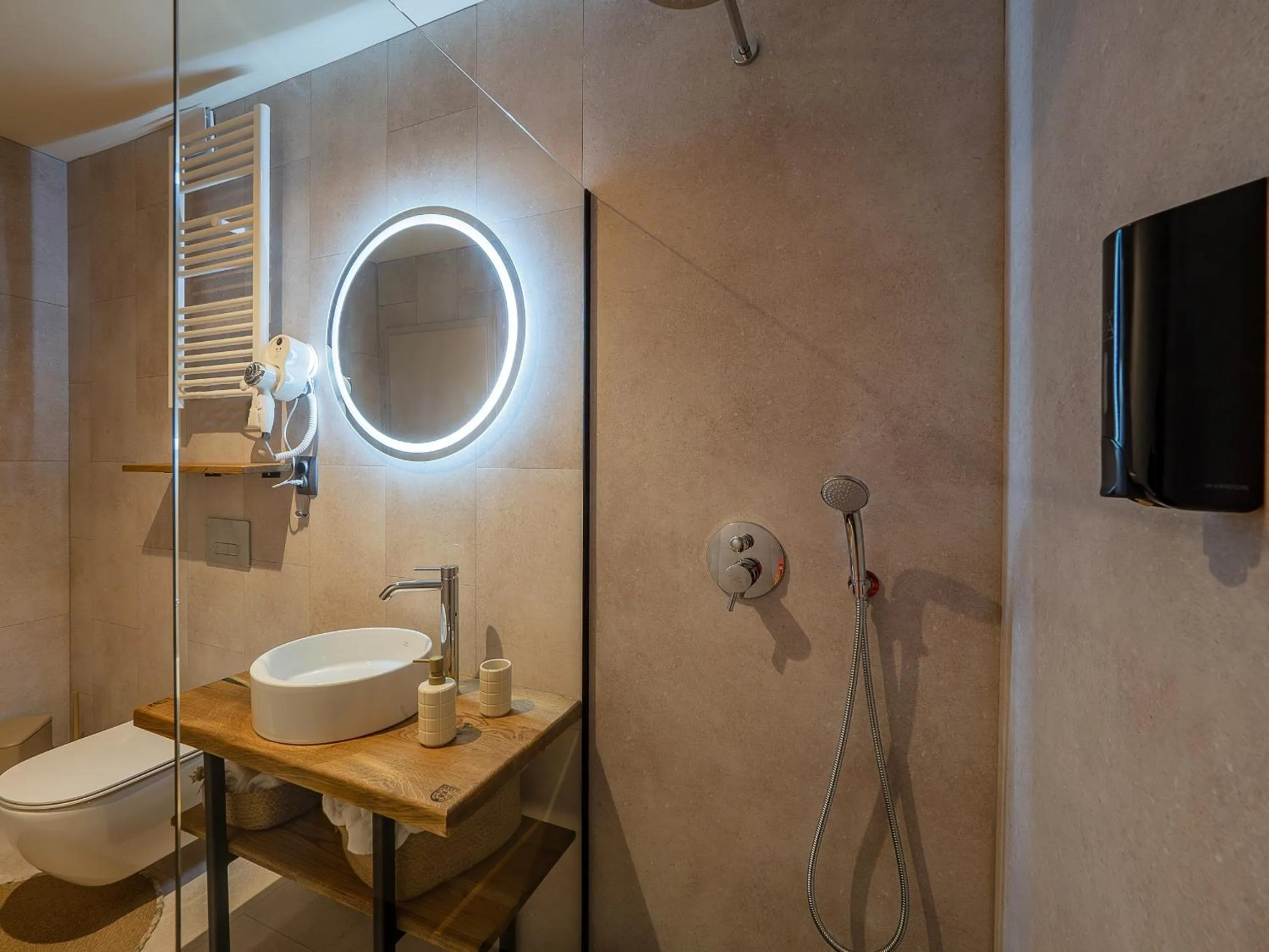 Shower in Craft Inn - Boutique Hotel