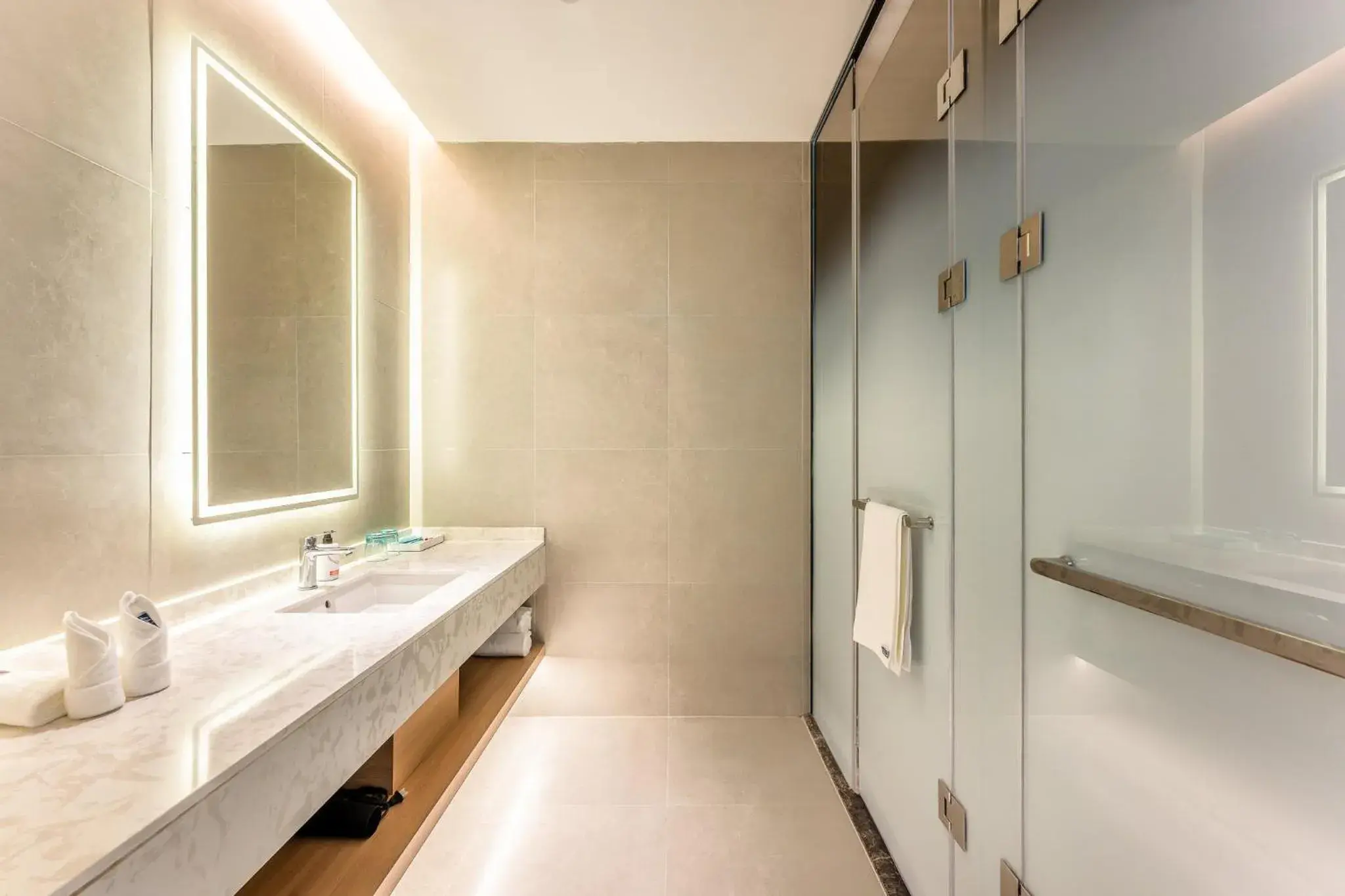 Photo of the whole room in Holiday Inn Express Binzhou City Center by IHG Photo of the whole room in Holiday Inn Express Binzhou City Center by IHG