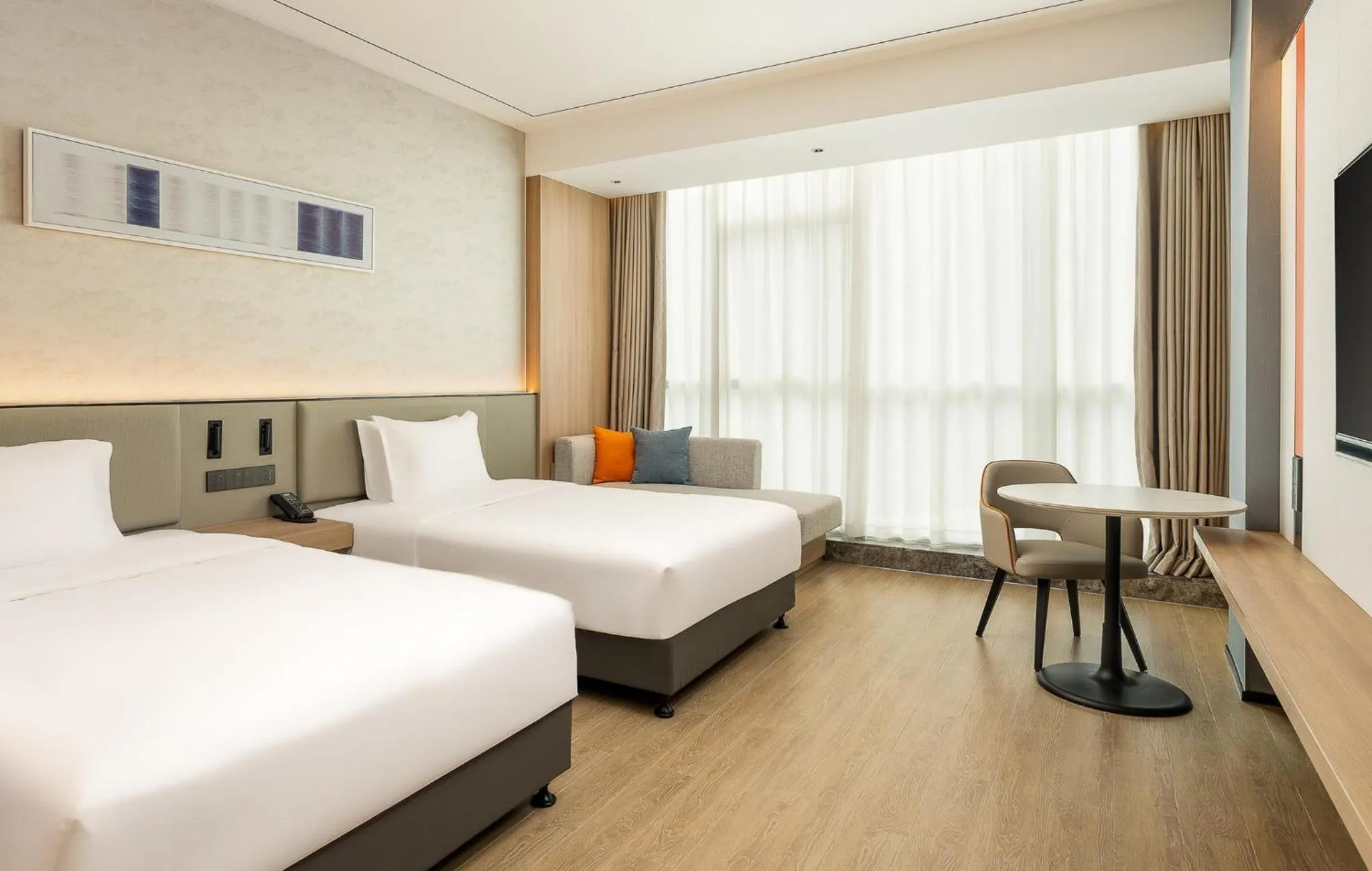 Photo of the whole room in Holiday Inn Express Binzhou City Center by IHG