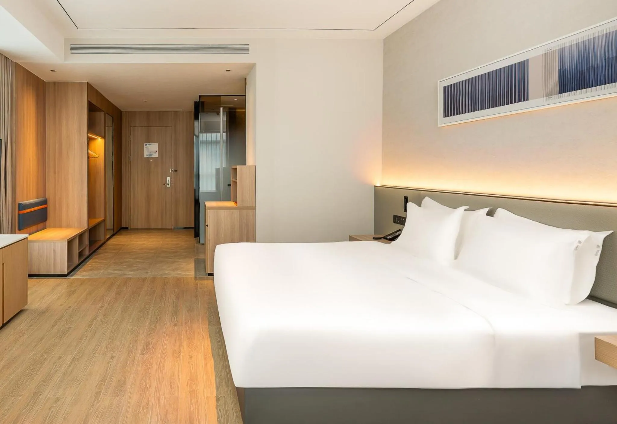 Photo of the whole room in Holiday Inn Express Binzhou City Center by IHG