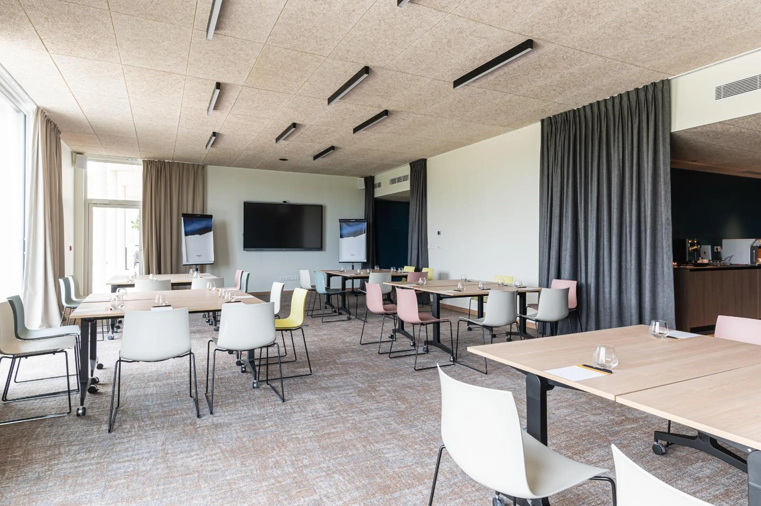 Meeting/conference room in voco Beaune , Cité des Vins by IHG