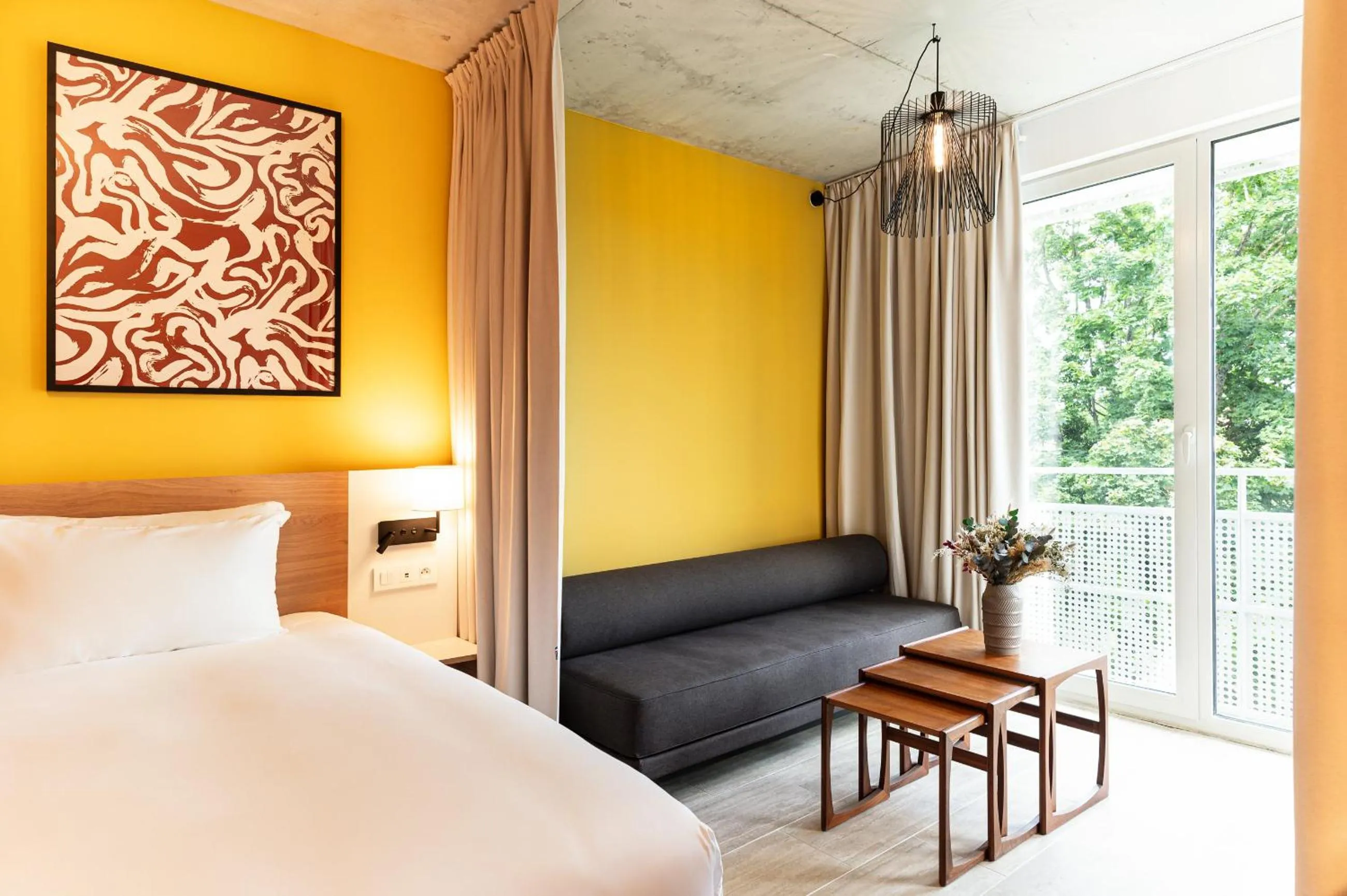 Photo of the whole room, Bed in voco Beaune , Cité des Vins by IHG