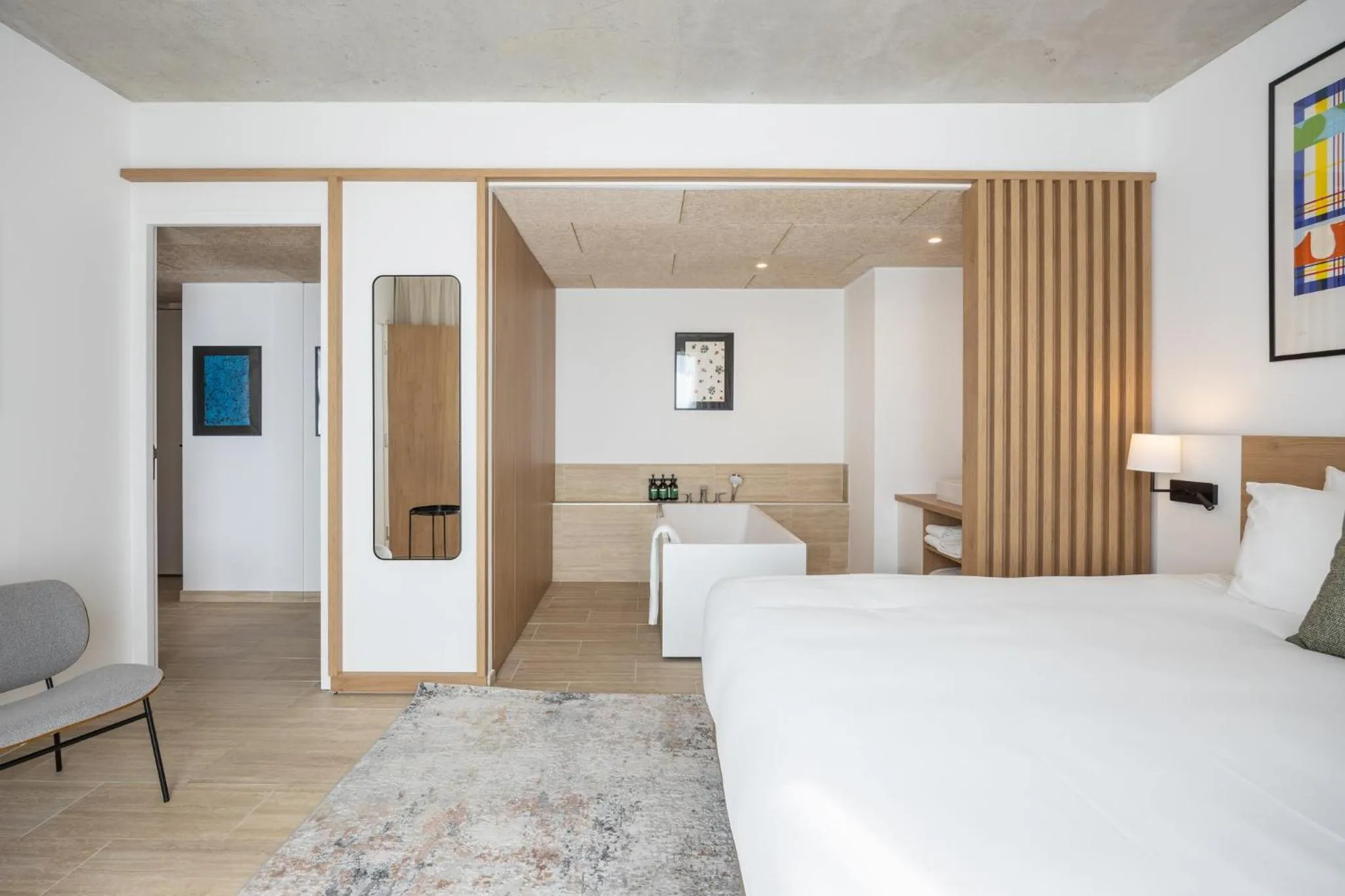 Photo of the whole room, Bed in voco Beaune , Cité des Vins by IHG