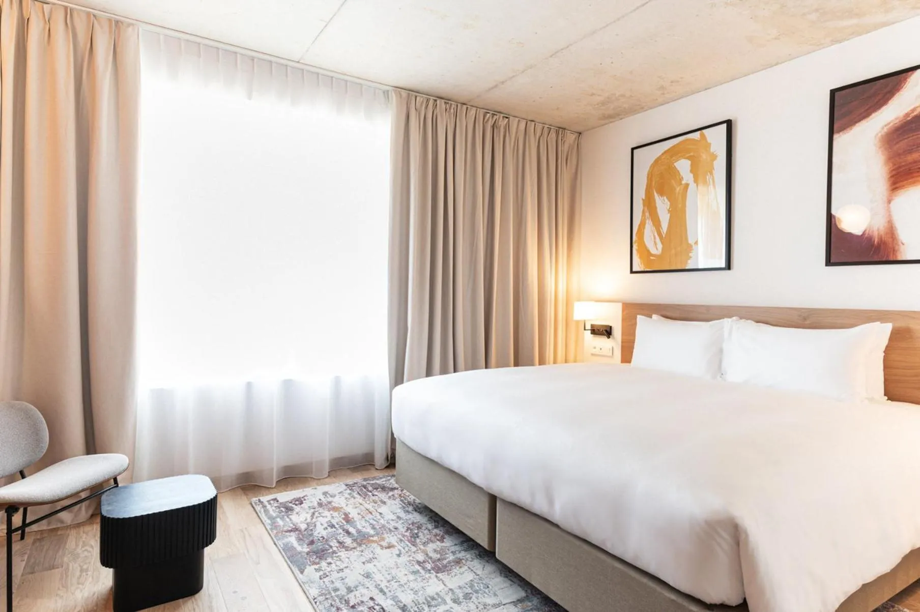 Photo of the whole room, Bed in voco Beaune , Cité des Vins by IHG