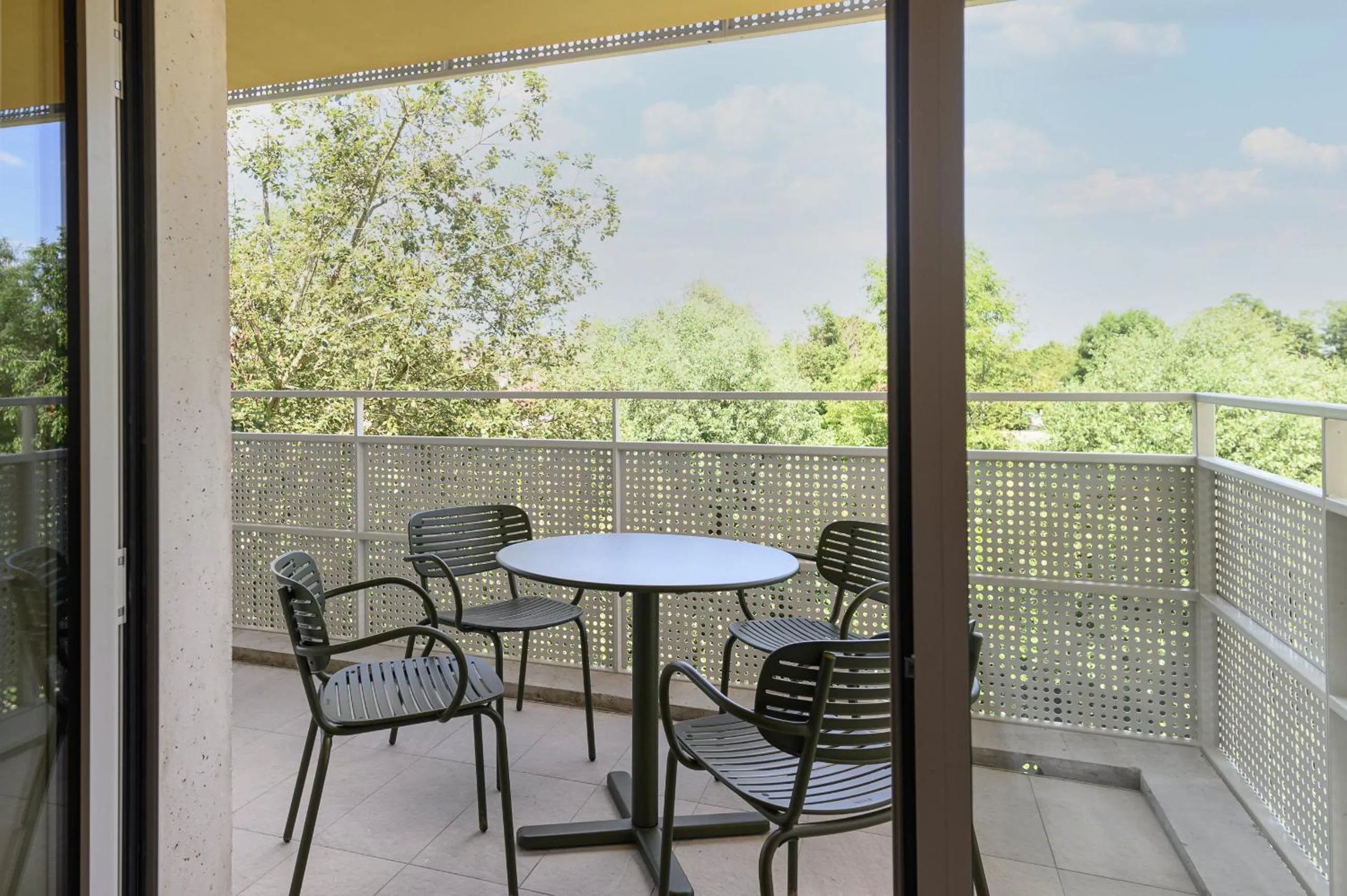 Photo of the whole room in voco Beaune , Cité des Vins by IHG