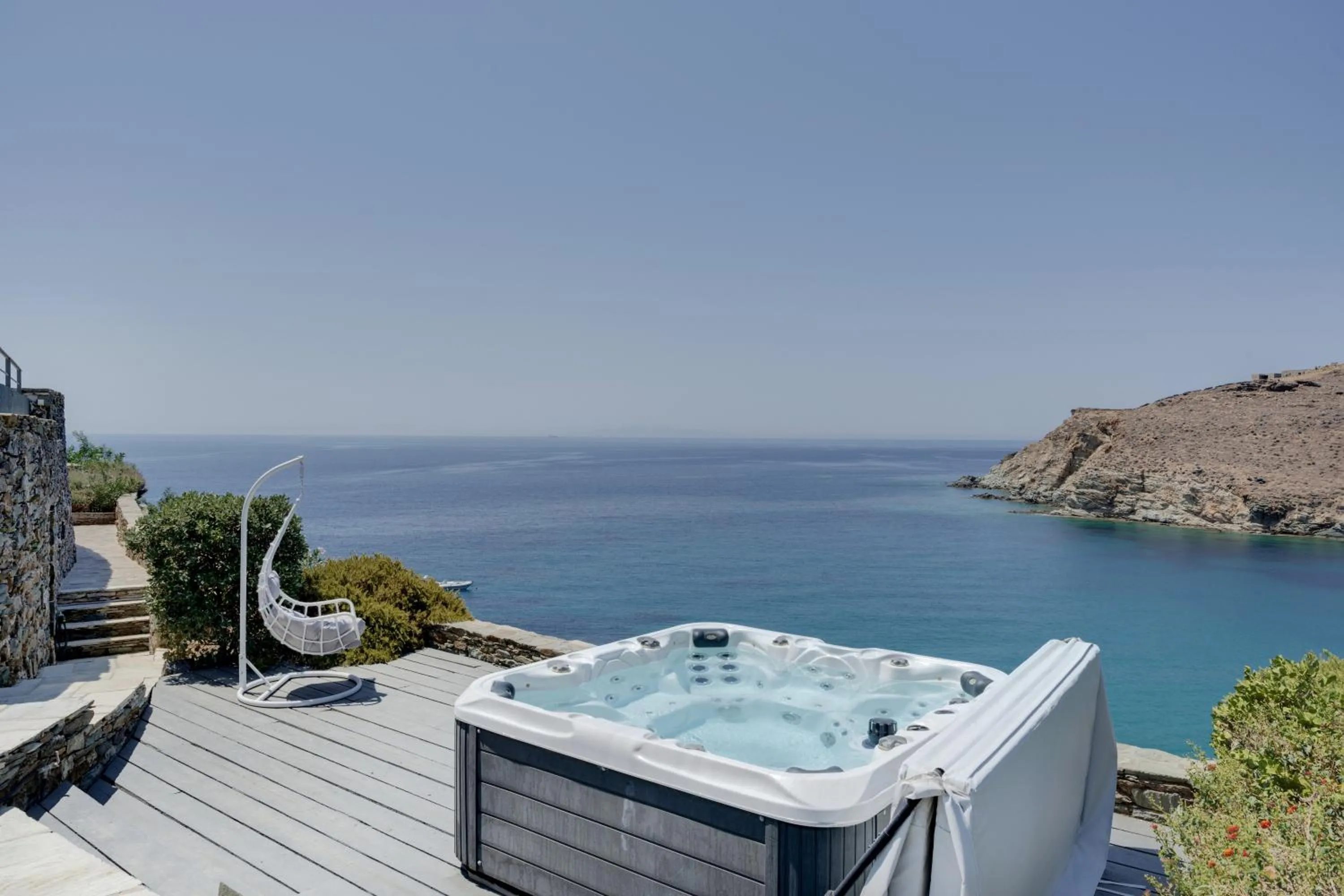 Blueros Luxury Villa