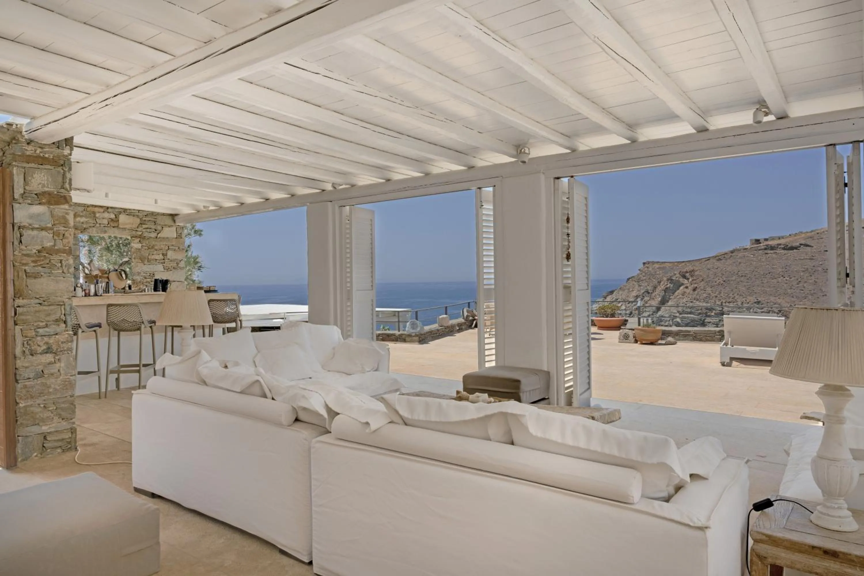 Blueros Luxury Villa