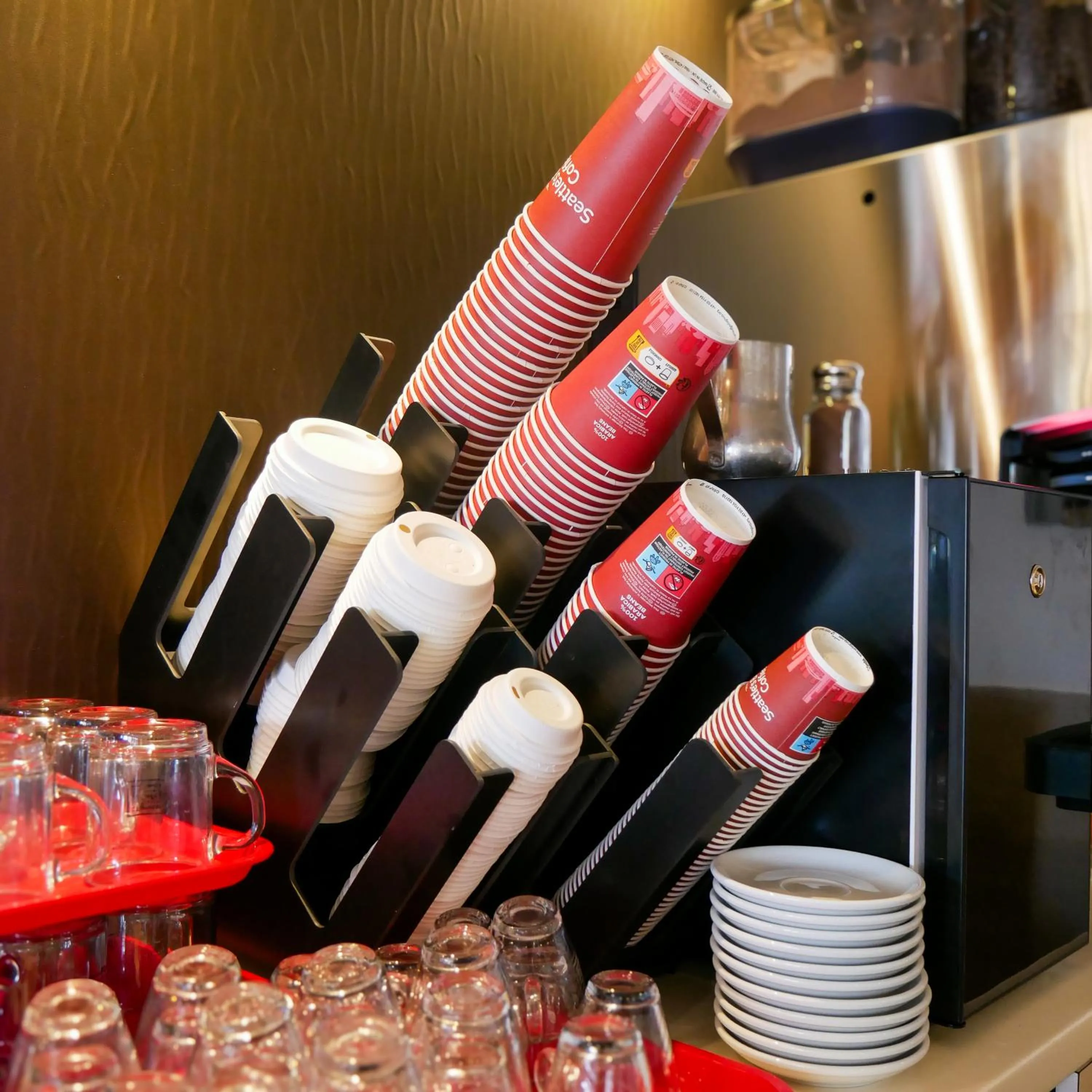 LE CENTRAL HOTEL BAR RESTAURANT