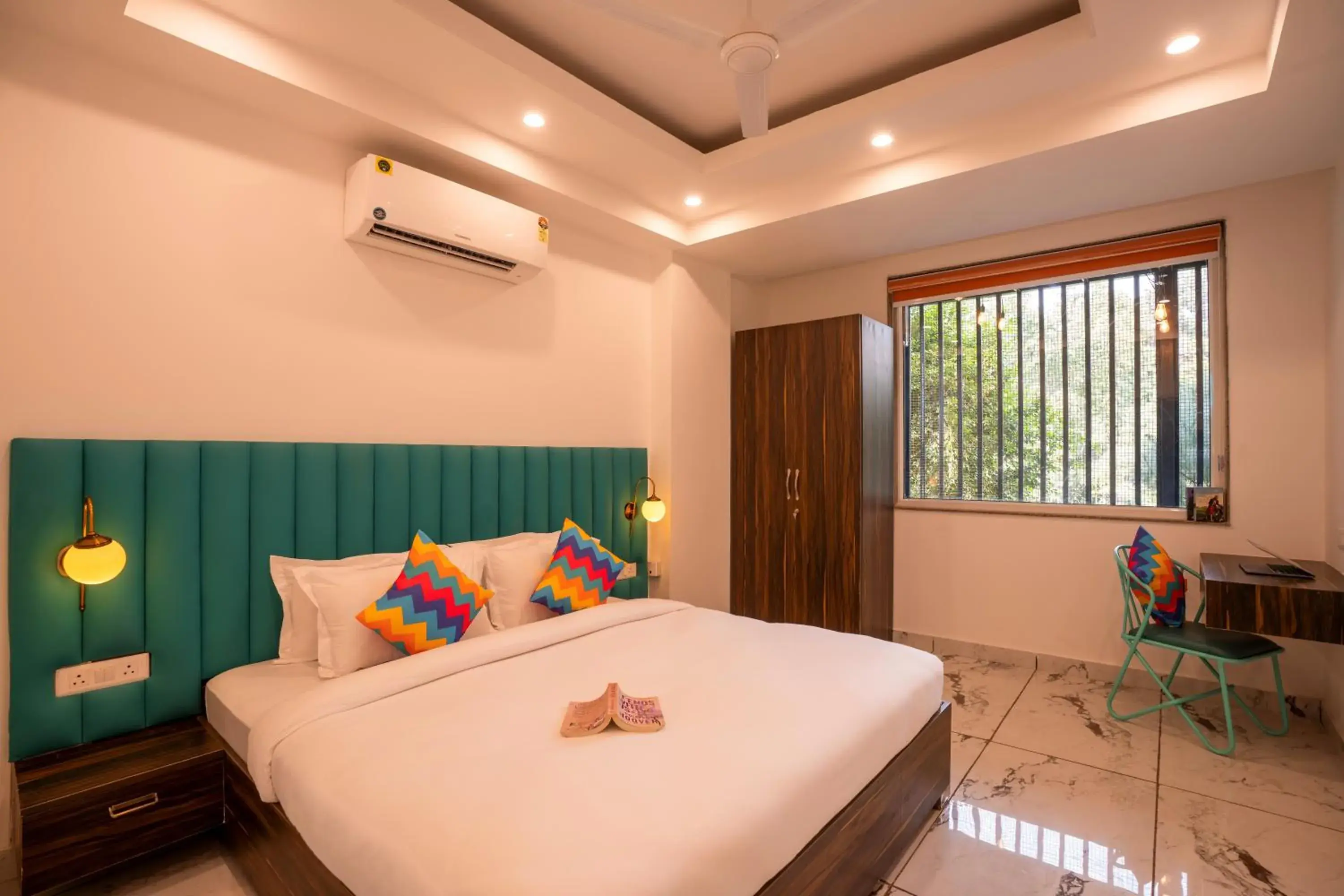 Bed in goSTOPS PLUS Gurugram, Baani Square Bed in goSTOPS PLUS Gurugram, Baani Square