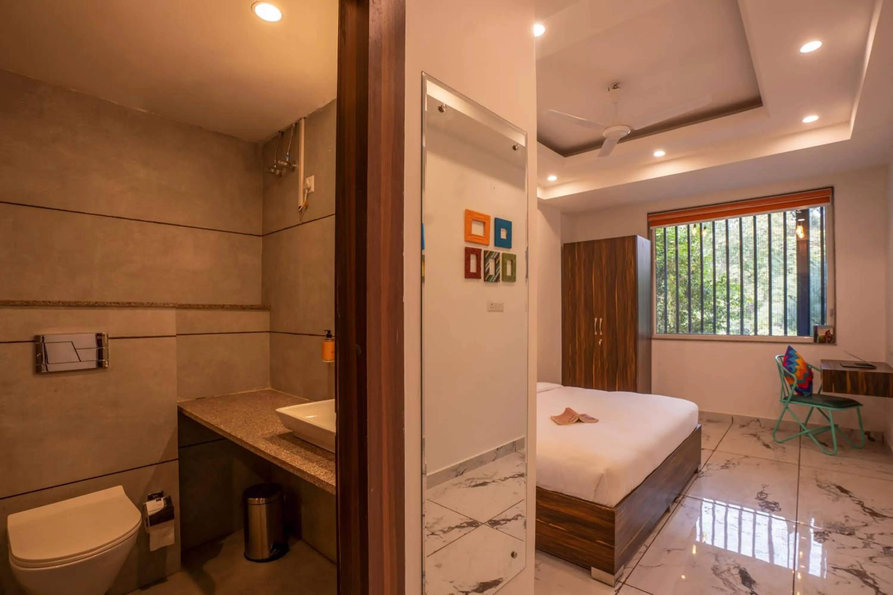 Bed in goSTOPS PLUS Gurugram, Baani Square