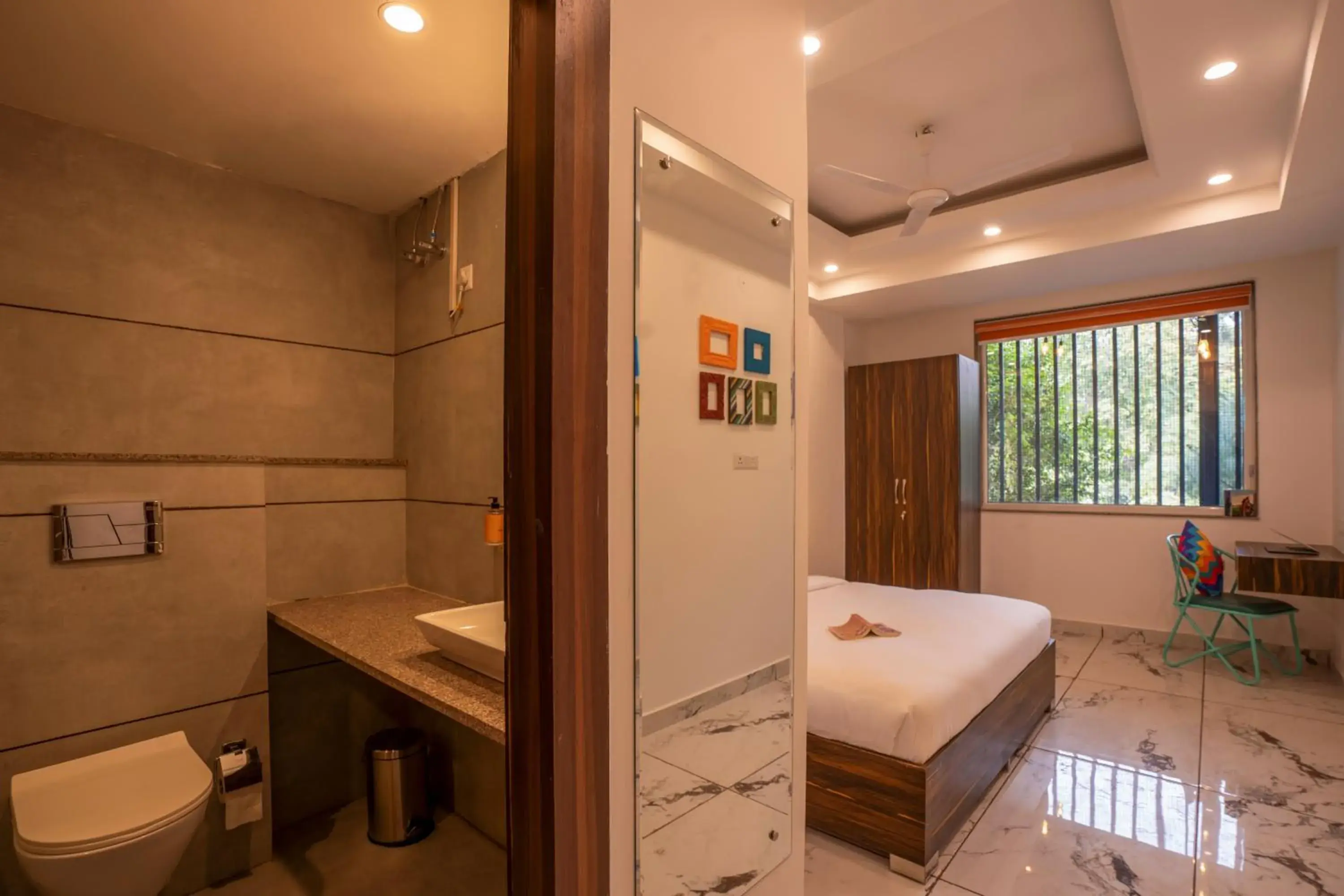 Bed in goSTOPS PLUS Gurugram, Baani Square Bed in goSTOPS PLUS Gurugram, Baani Square