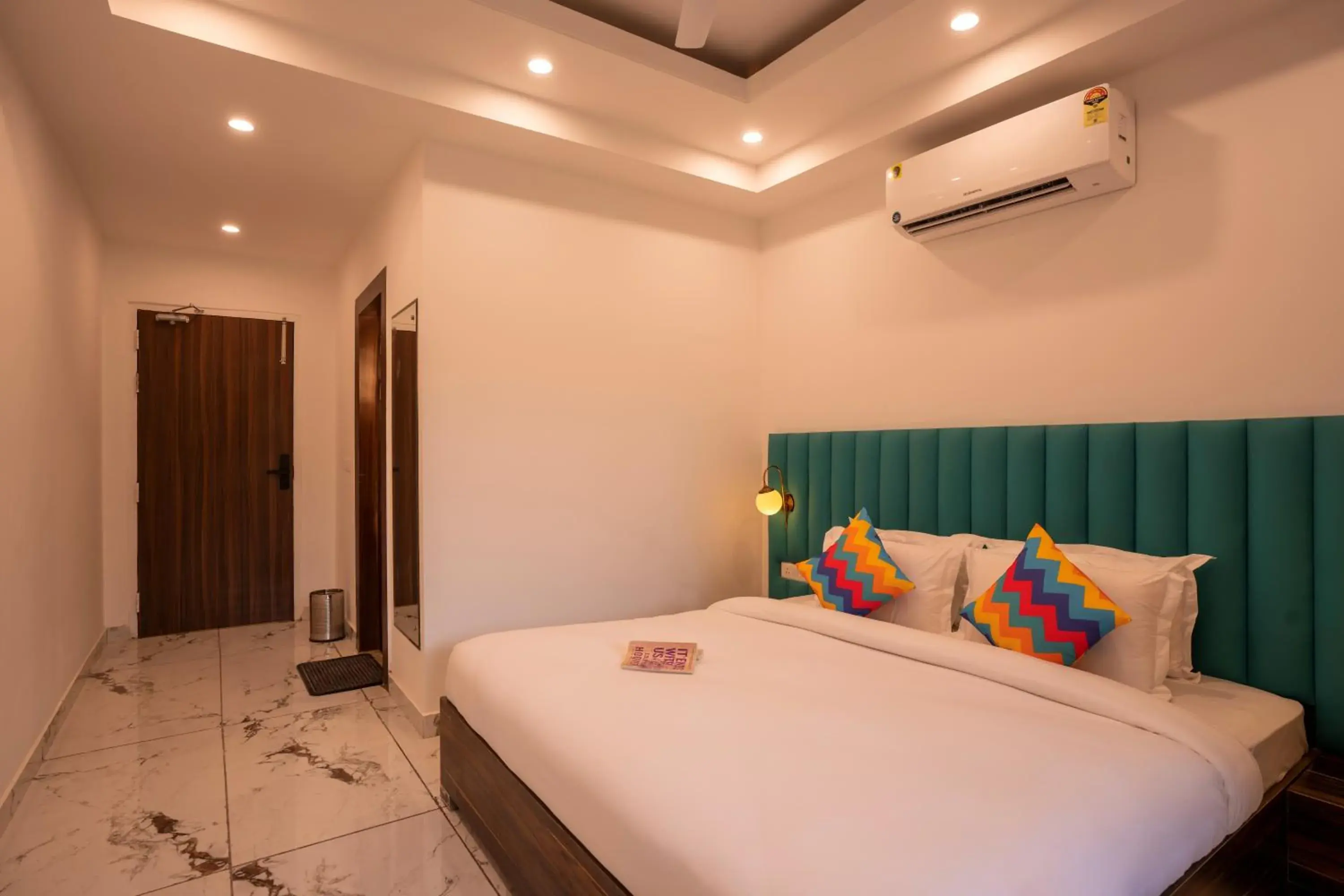 Bed in goSTOPS PLUS Gurugram, Baani Square Bed in goSTOPS PLUS Gurugram, Baani Square