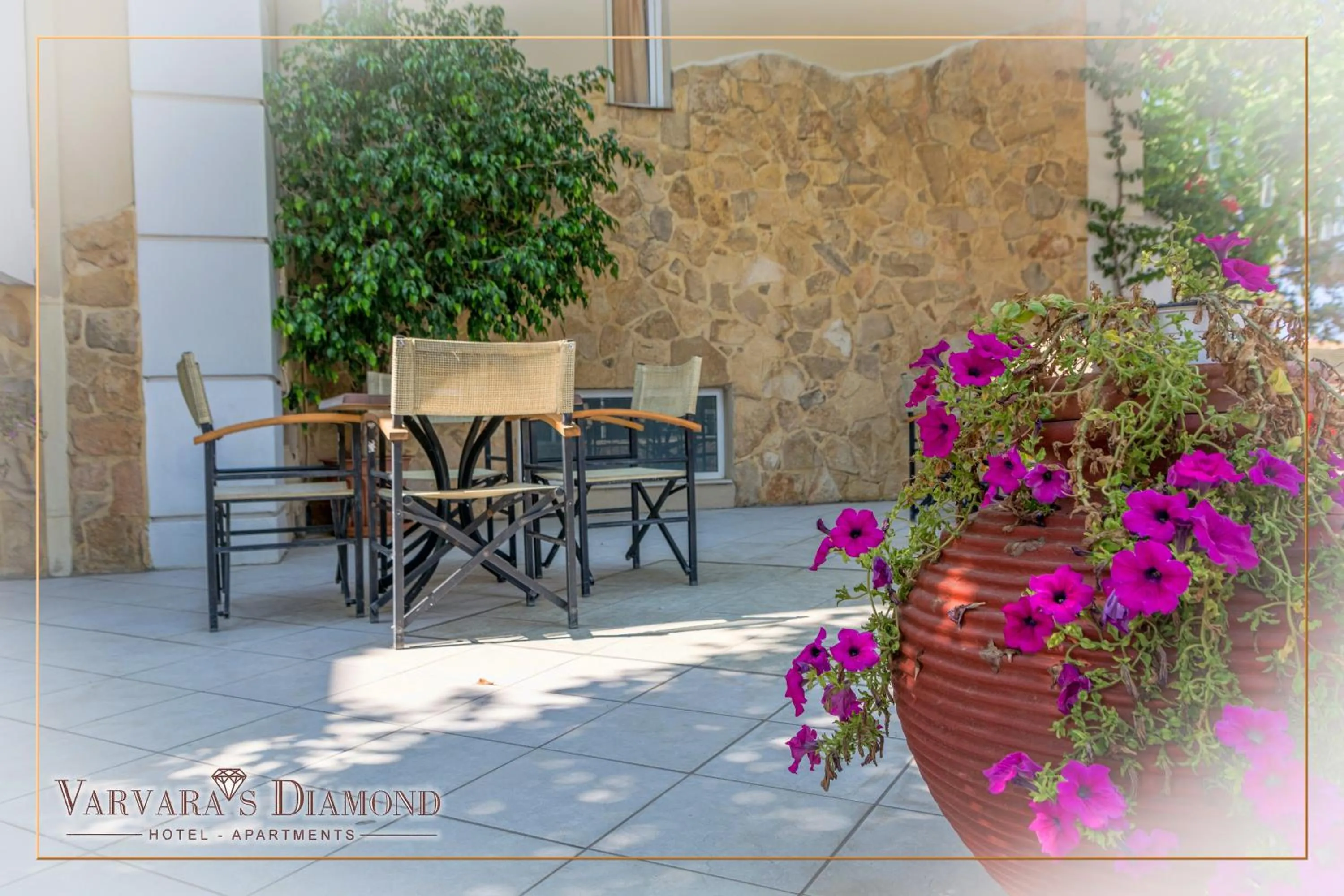 Patio in Varvaras Diamond Hotel
