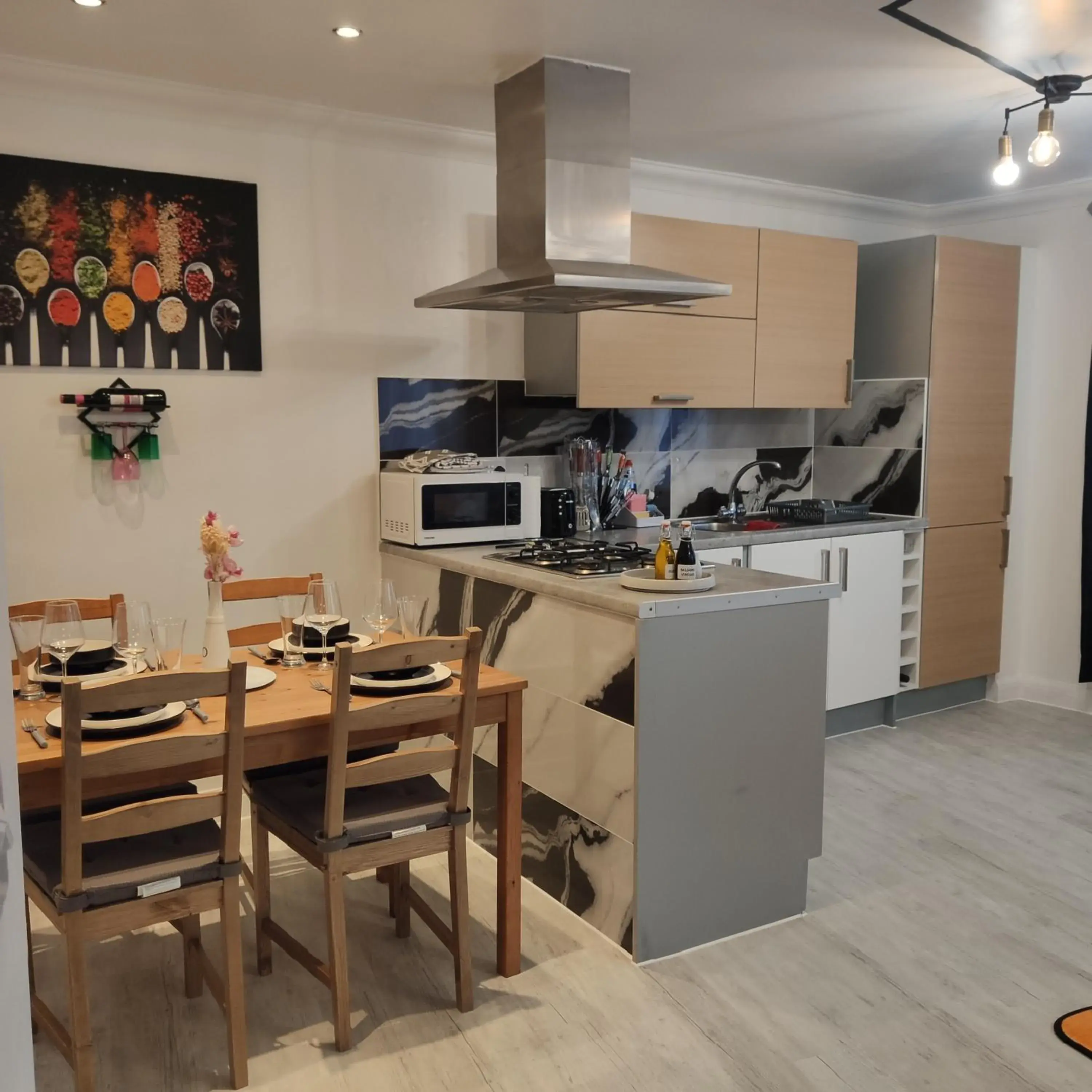 Apartment - Sleeps 4 - Balcony - Parking Apartment - Sleeps 4 - Balcony - Parking