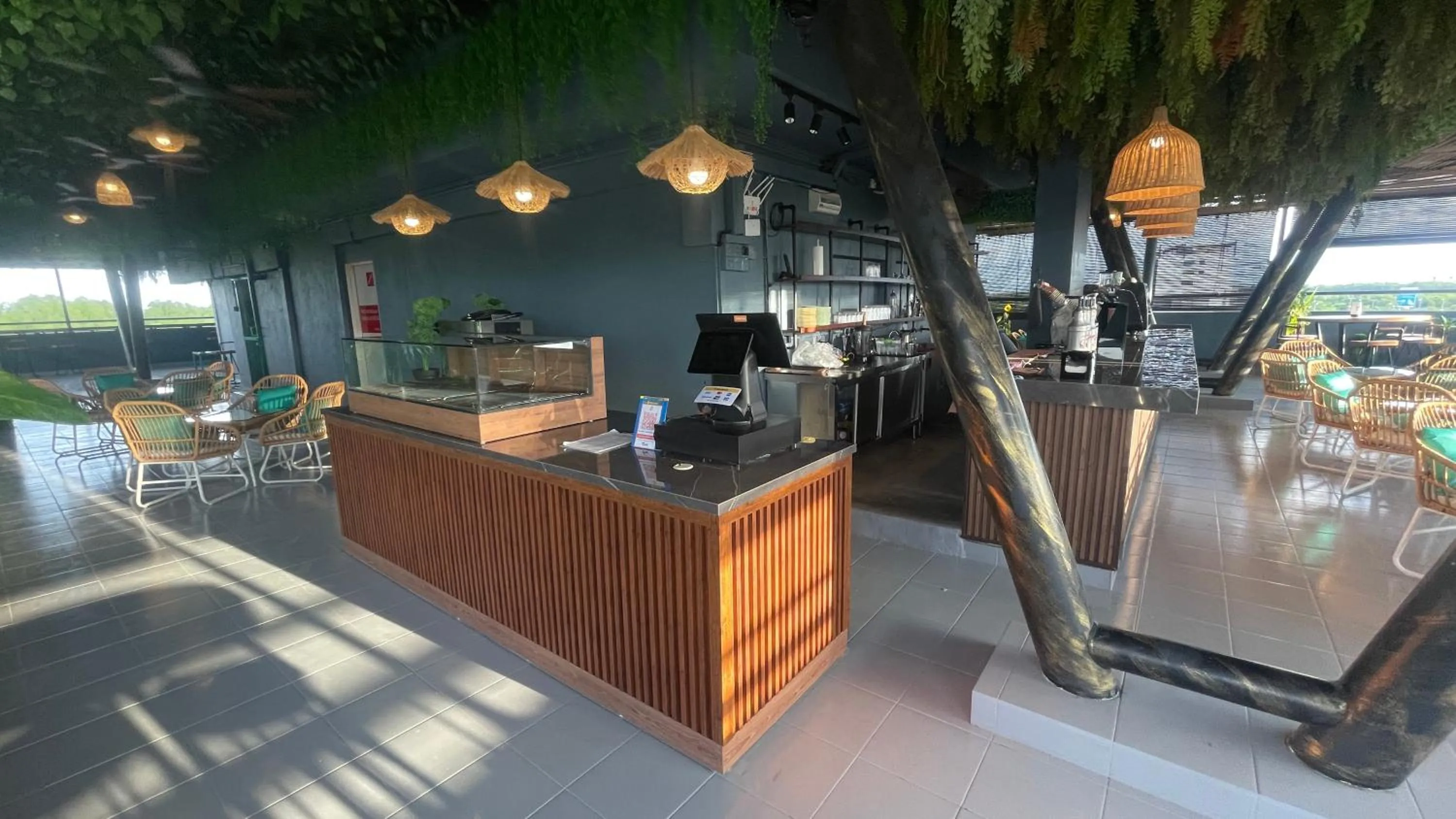 Restaurant/places to eat in Sunflower World Hotel