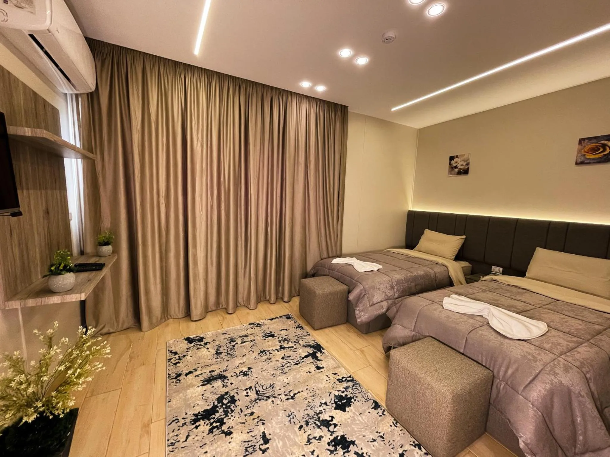 Holy Sheet Plus - Boutique Hotel