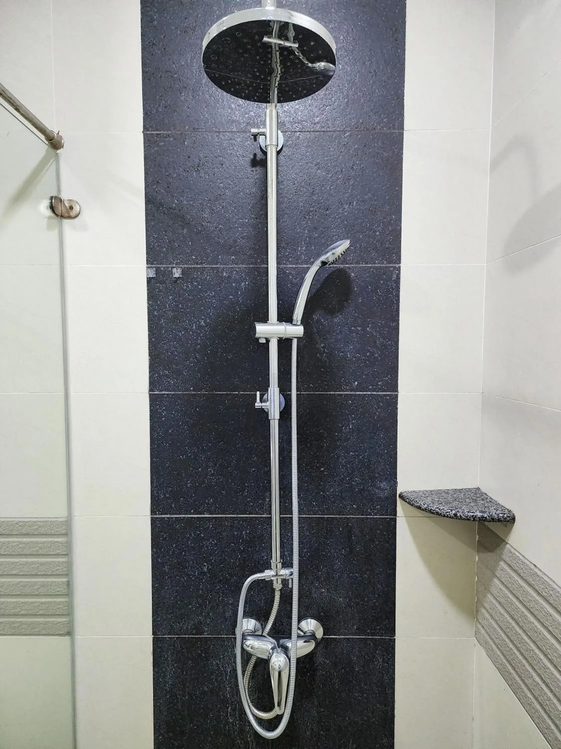 Shower in BKK Concept Hotel Shower in BKK Concept Hotel